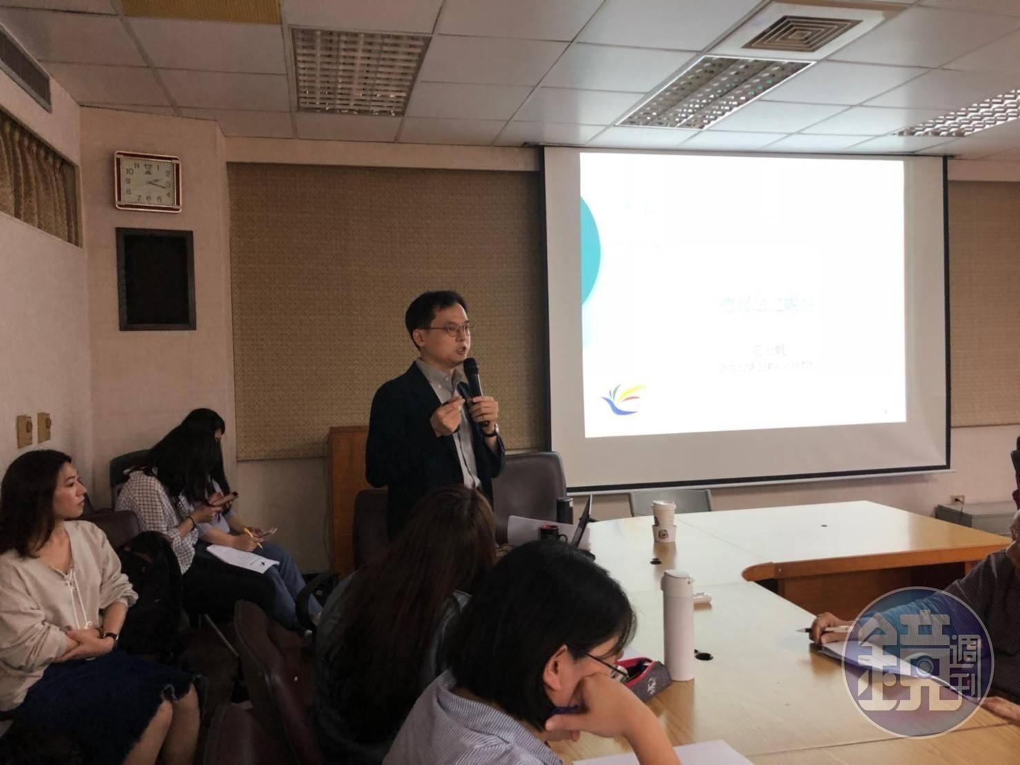 台灣法學會昨舉辦「刑事訴訟限制出境之立法展望」研討會,專家多認為針對限制出境不宜草率修法,應多方徵詢意見研議。