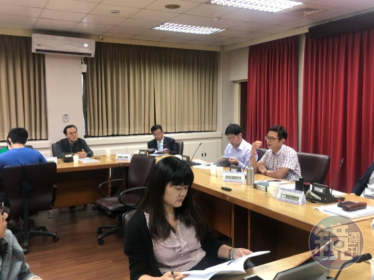 限制出境究竟是羈押替代手段或獨立強制處分的法律定性不明,一旦倉促立法通過,勢必造成防逃機制大漏洞。