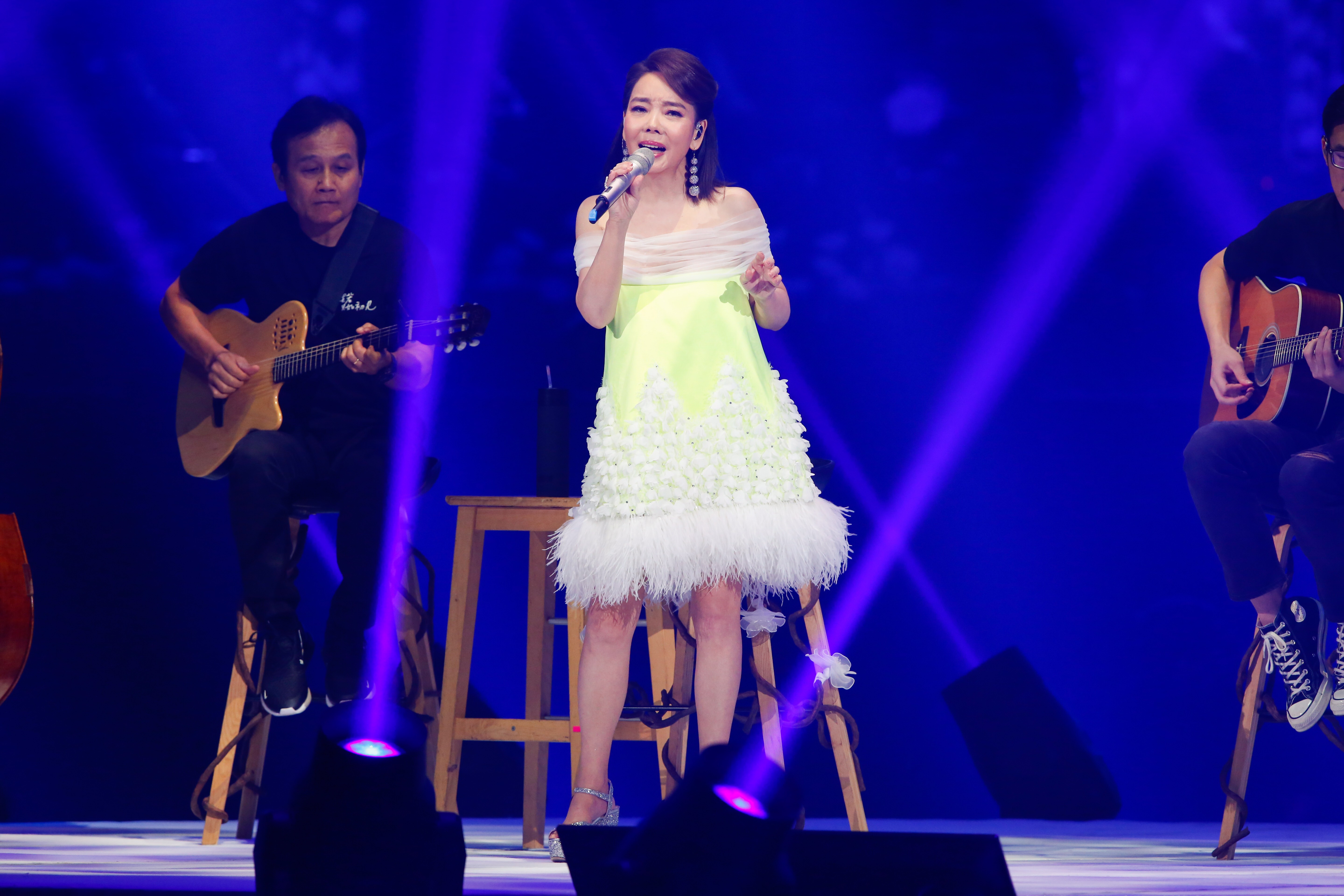 56歲的辛曉琪首次攻蛋，一連演唱42首經典好歌。