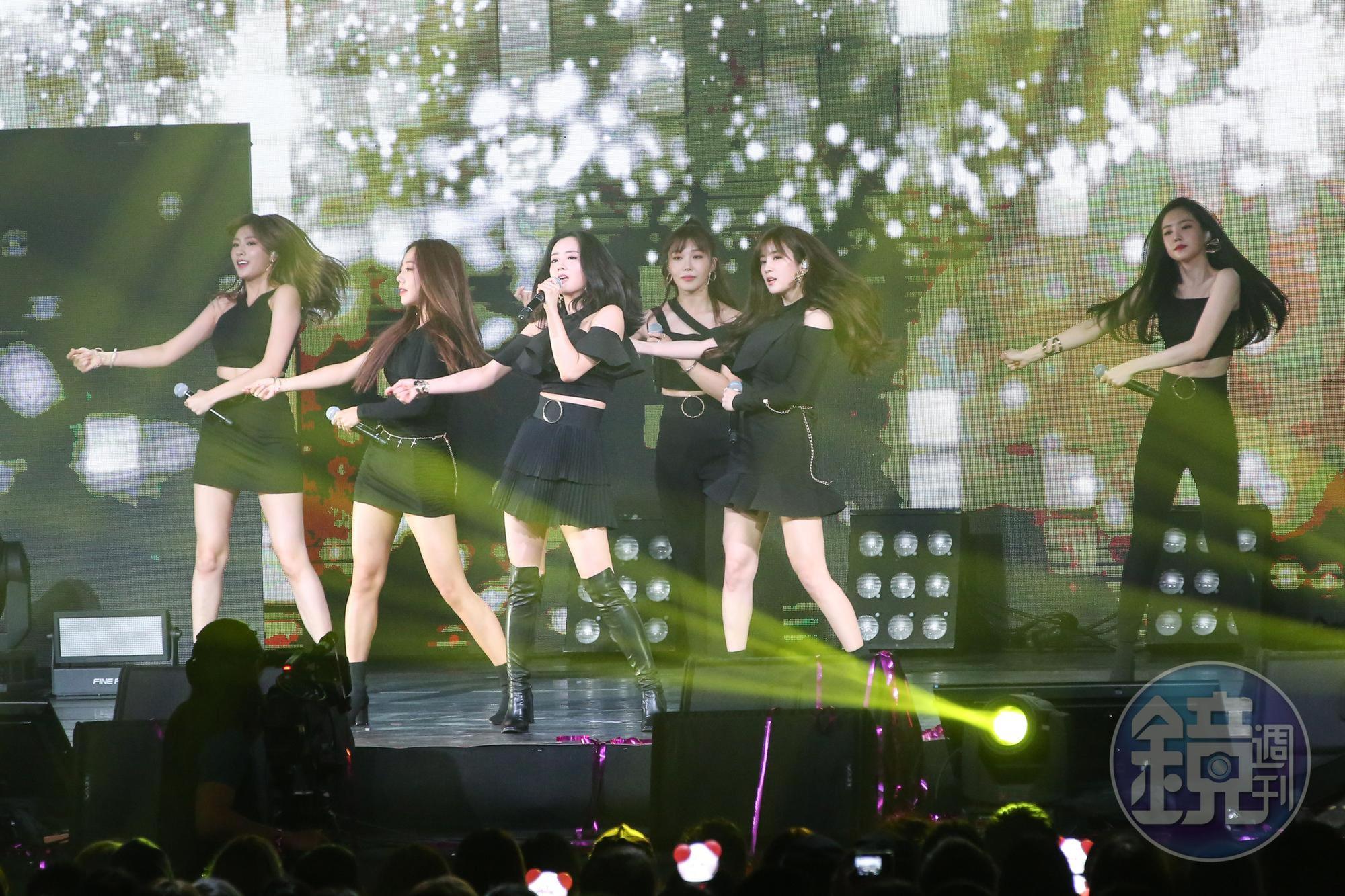 APINK新歌〈I’m Sick〉第一次在台灣表演。