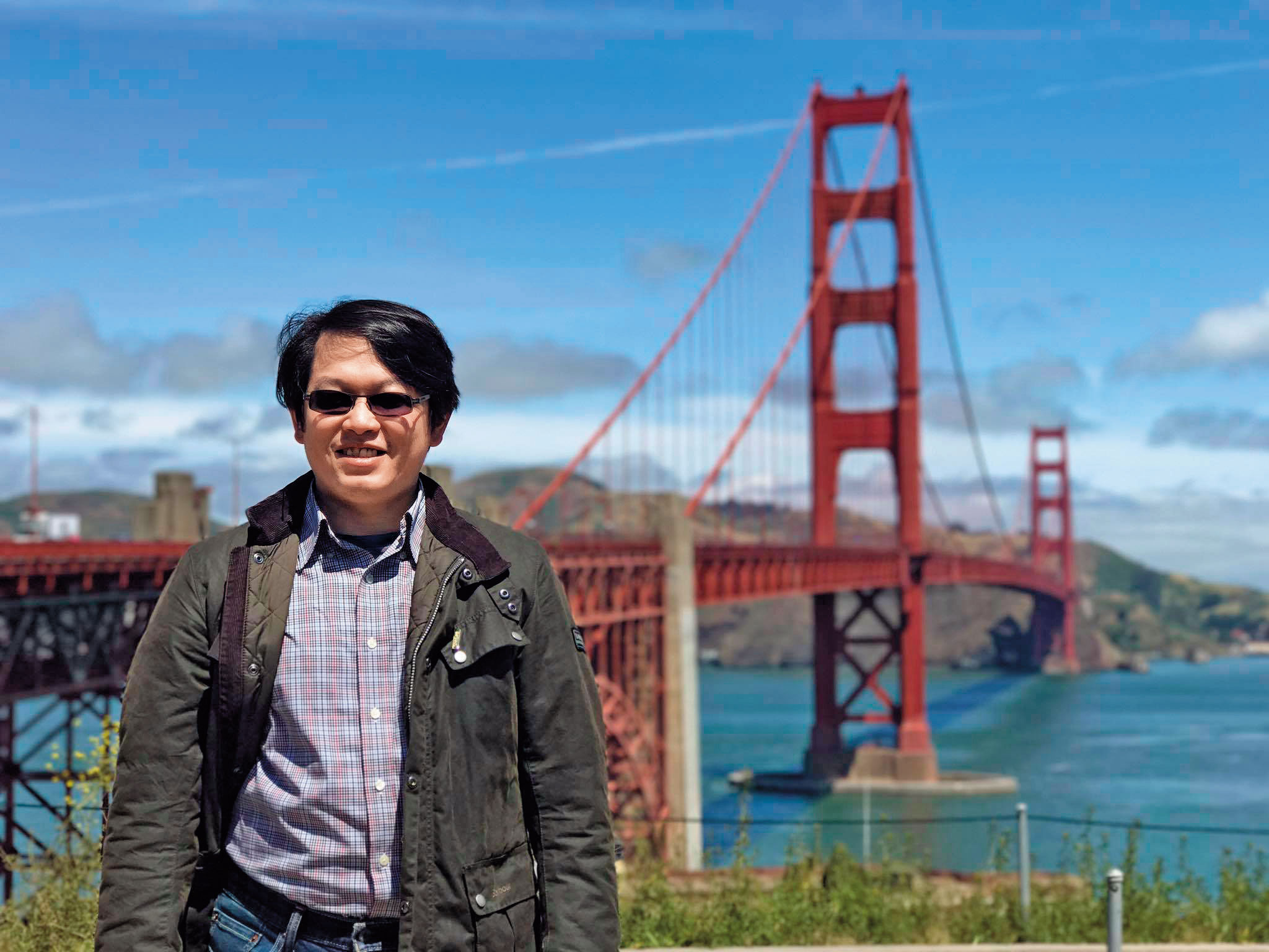 邱顯傑經常赴國外開庭,邱妻懷疑他曾趁機在美國、中國等地買春。(翻攝邱顯傑臉書)