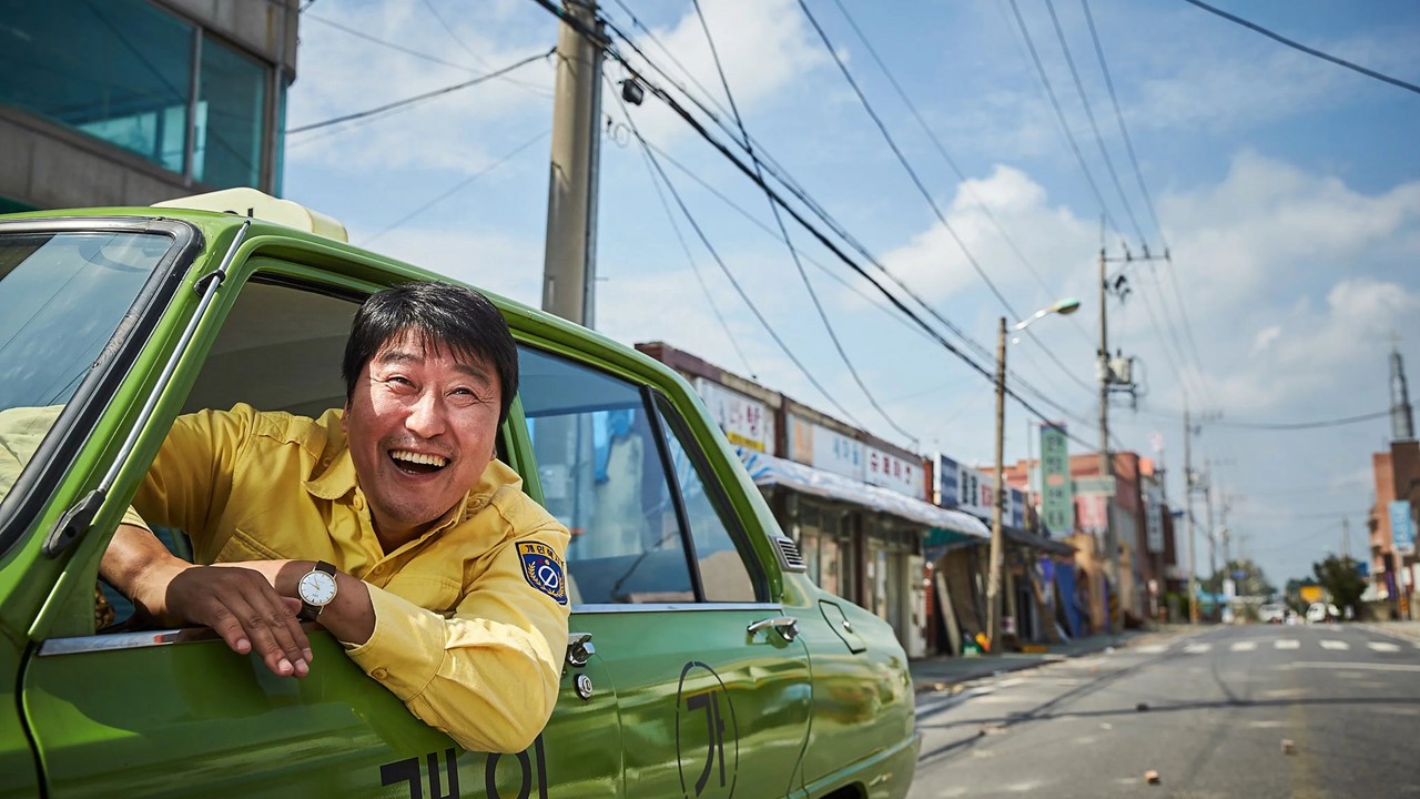 韓國光州政治事件為背景的《我只是個計程車司機》，題材看起來嚴肅卻有人性面，2017年在台灣也意外賣出3900萬元票房。（翻攝自網路）