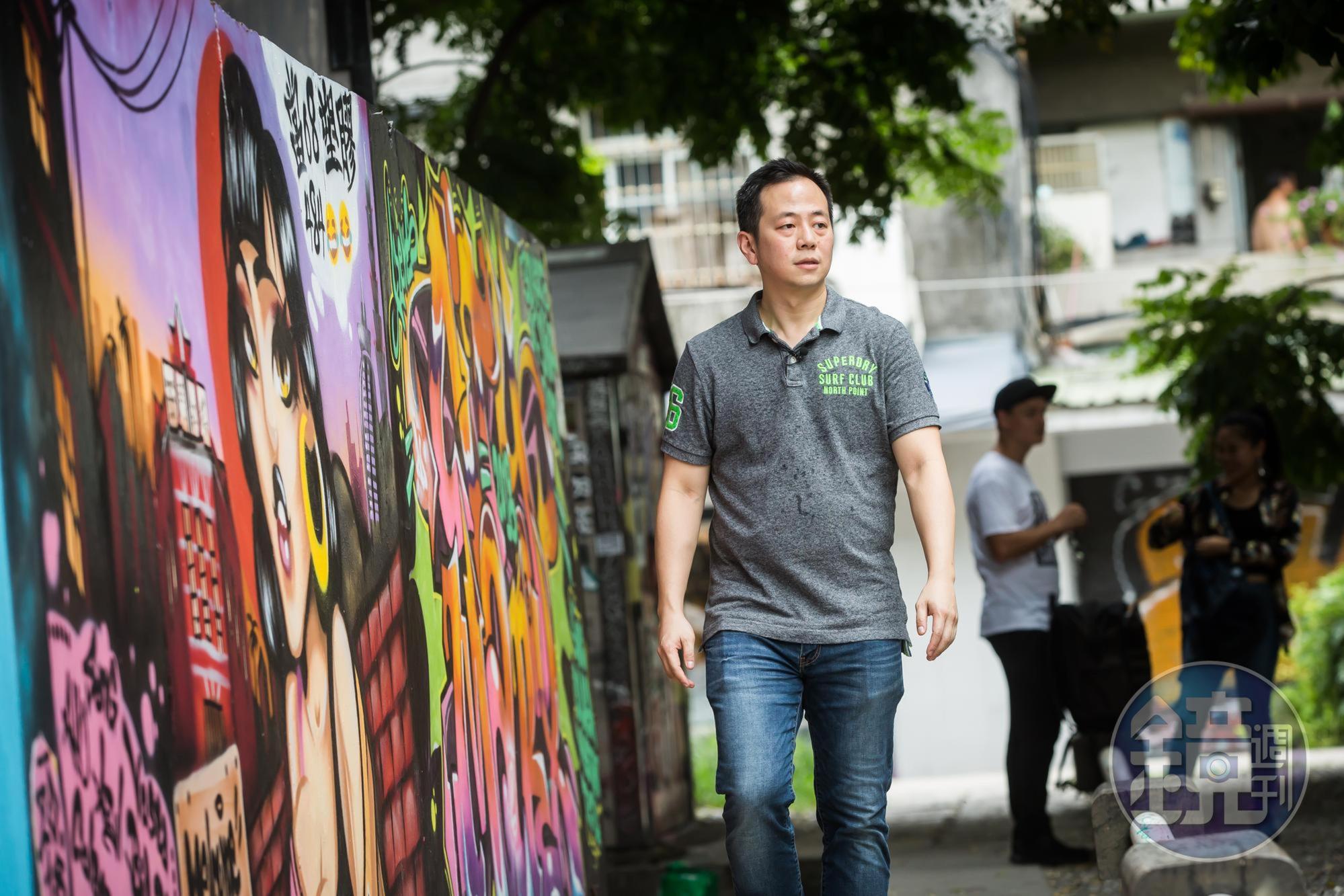 張心望以新車被刮了一道痕之後，就不怕第二道、可以上天下海到處開了！比喻離開舊公司後再拚事業其實更自在的心境。