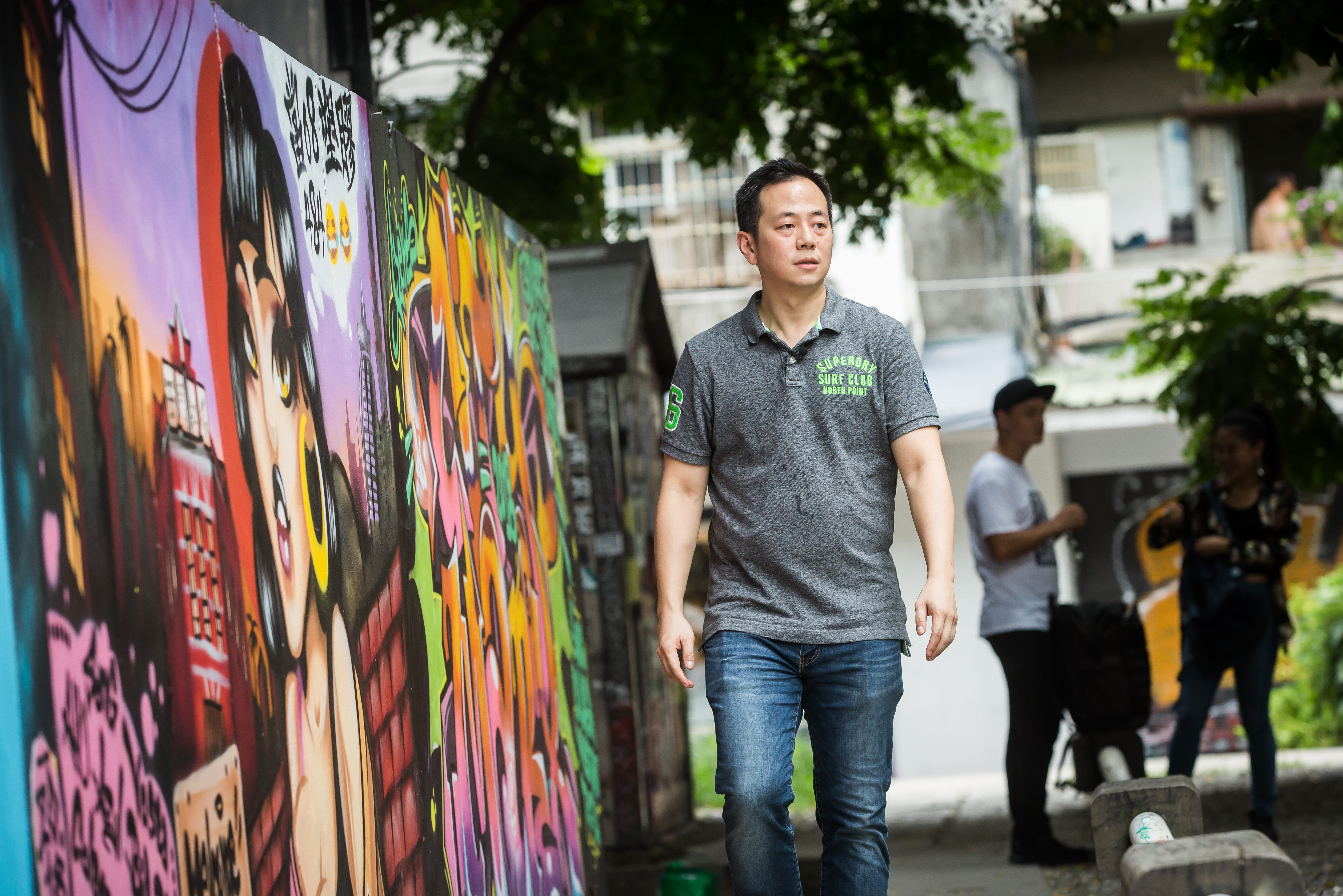 張心望以新車被刮了一道痕之後，就不怕第二道、可以上天下海到處開了！比喻離開舊公司後再拚事業其實更自在的心境。