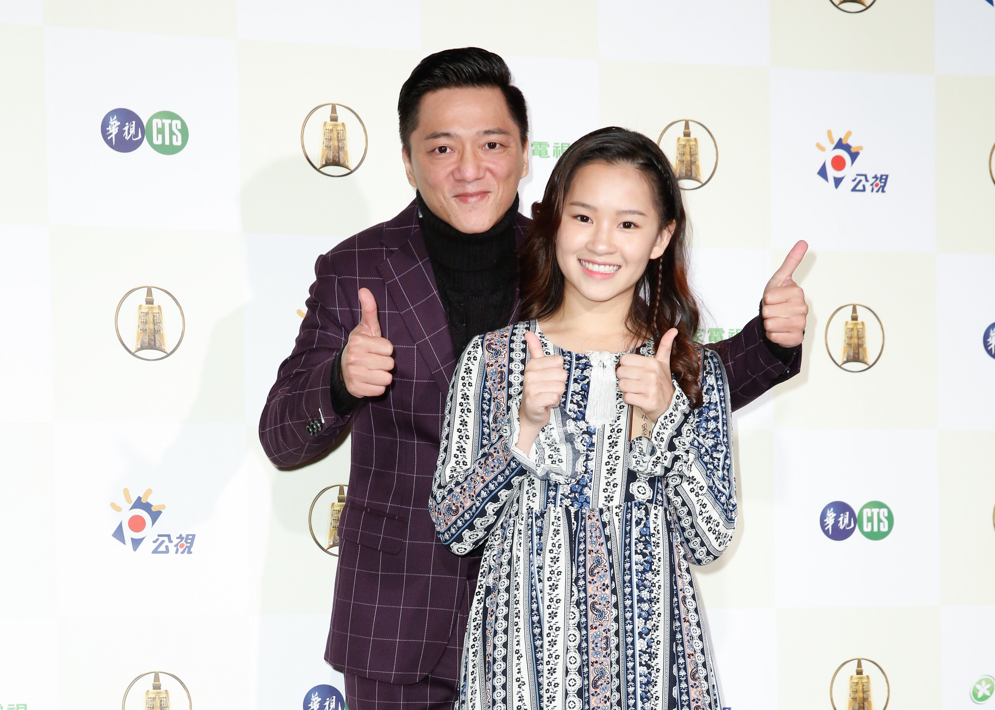 藍葦華與盧以恩兩人飾演感情不睦的父女，戲外藍葦華因為大女兒跟盧以恩年紀相仿，兩人會討論叛逆話題。