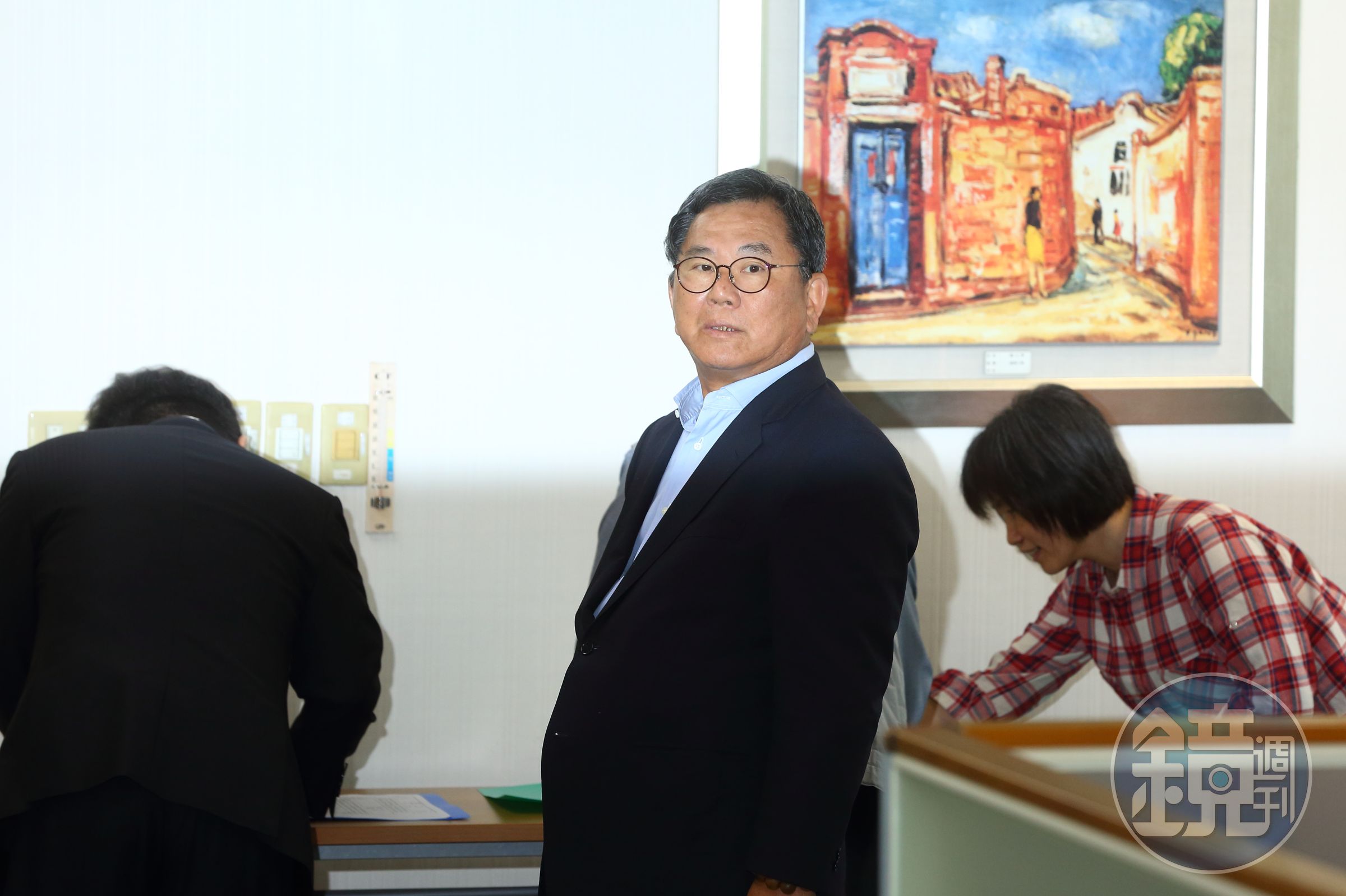 陳明文曾向時任法務部長曾勇夫喊話提到，嘉義人都瞭解曹合一檢察官和蕭家班關係匪淺。