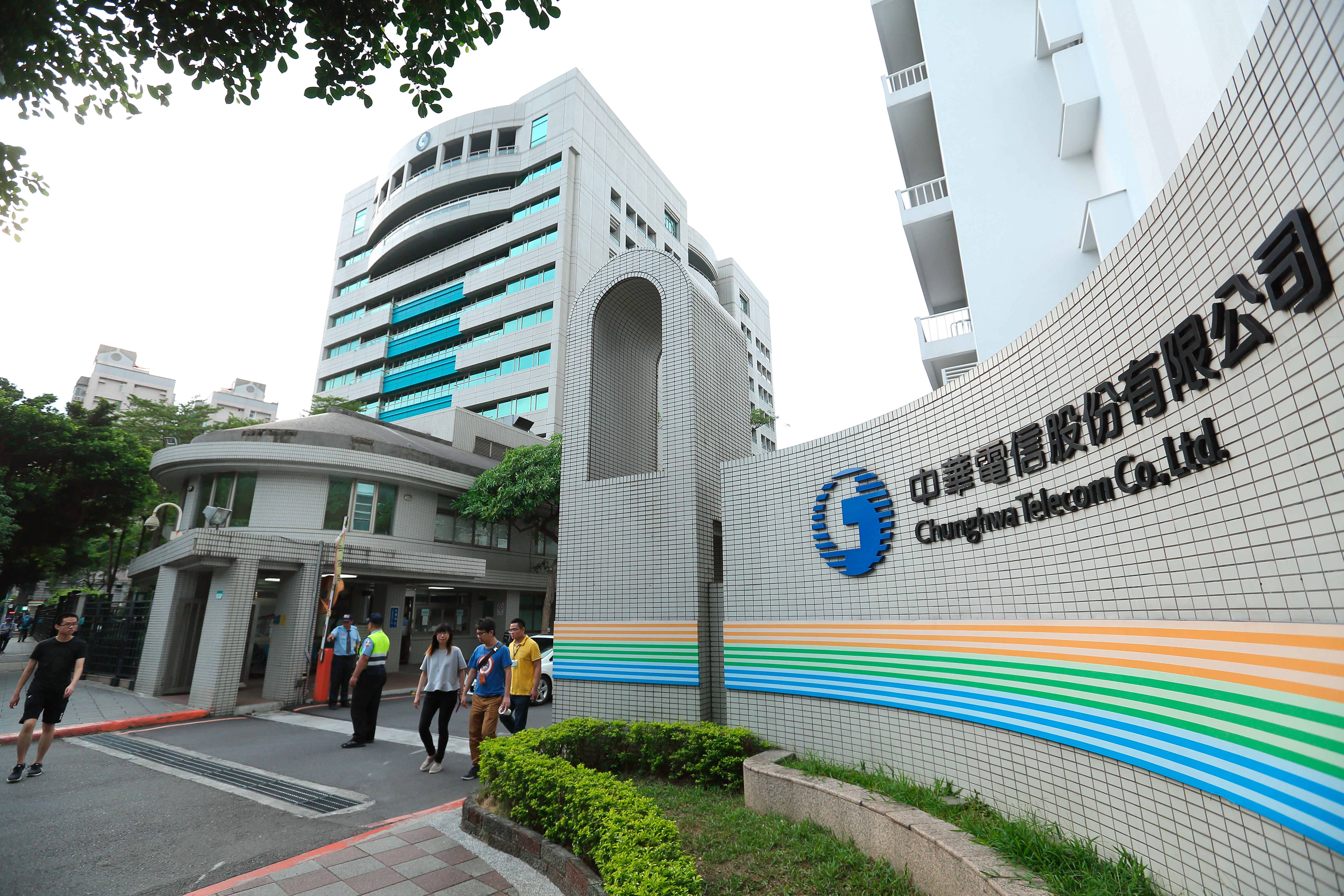 中華電信子公司、精測母公司中華投資公司，近日被部分媒體報導有洗錢、內線交易疑雲，中華精測董座發聲明駁斥。