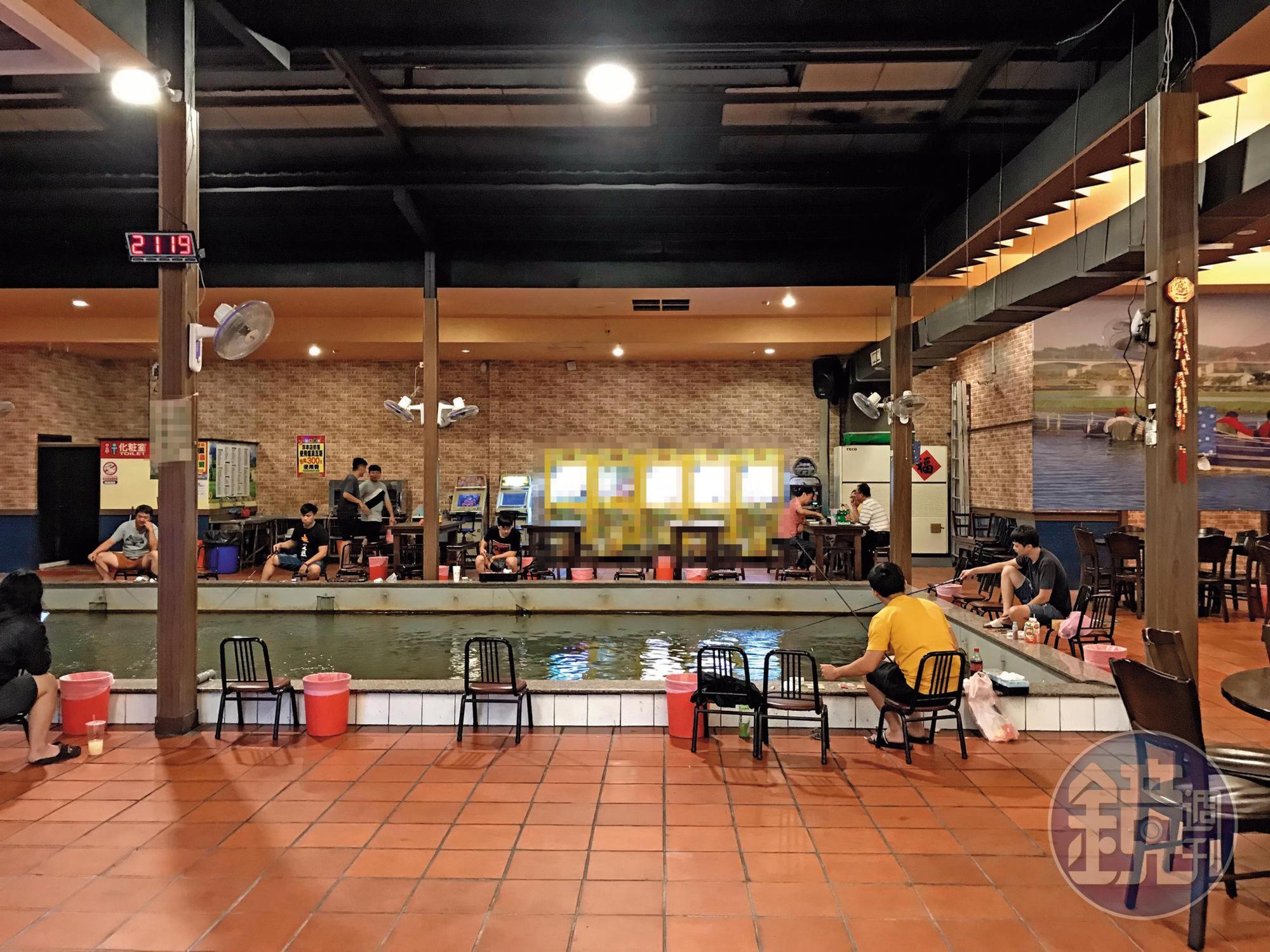 為首的「罐頭」自稱是茶行的人,專向小吃部、釣蝦場、電玩店收取保護費,讓業者心生恐懼。