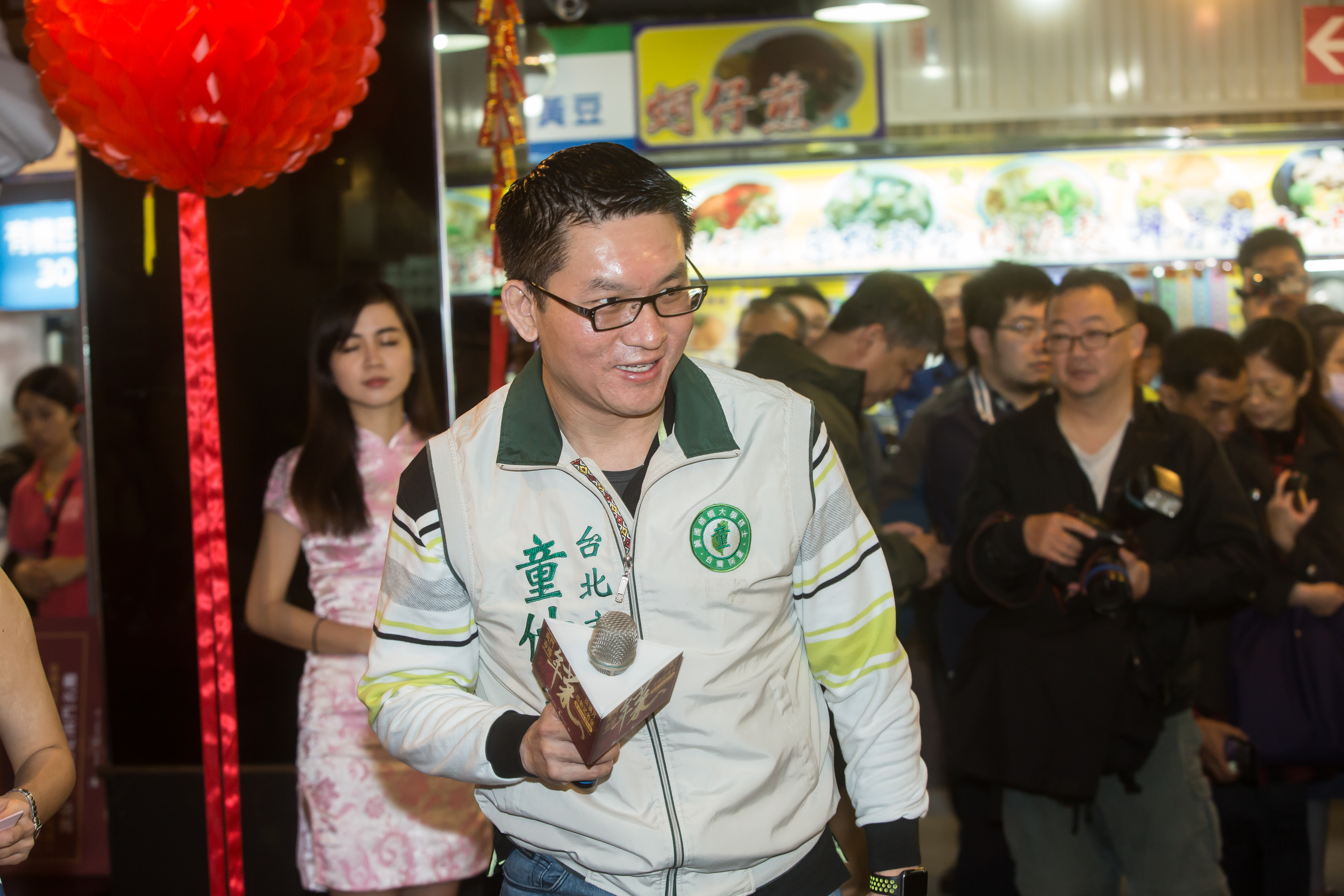 台北市議員童仲彥今年8月又因酒駕連撞路旁3輛汽車，日前基隆地院審結，依公共危險罪判他3個月徒刑。