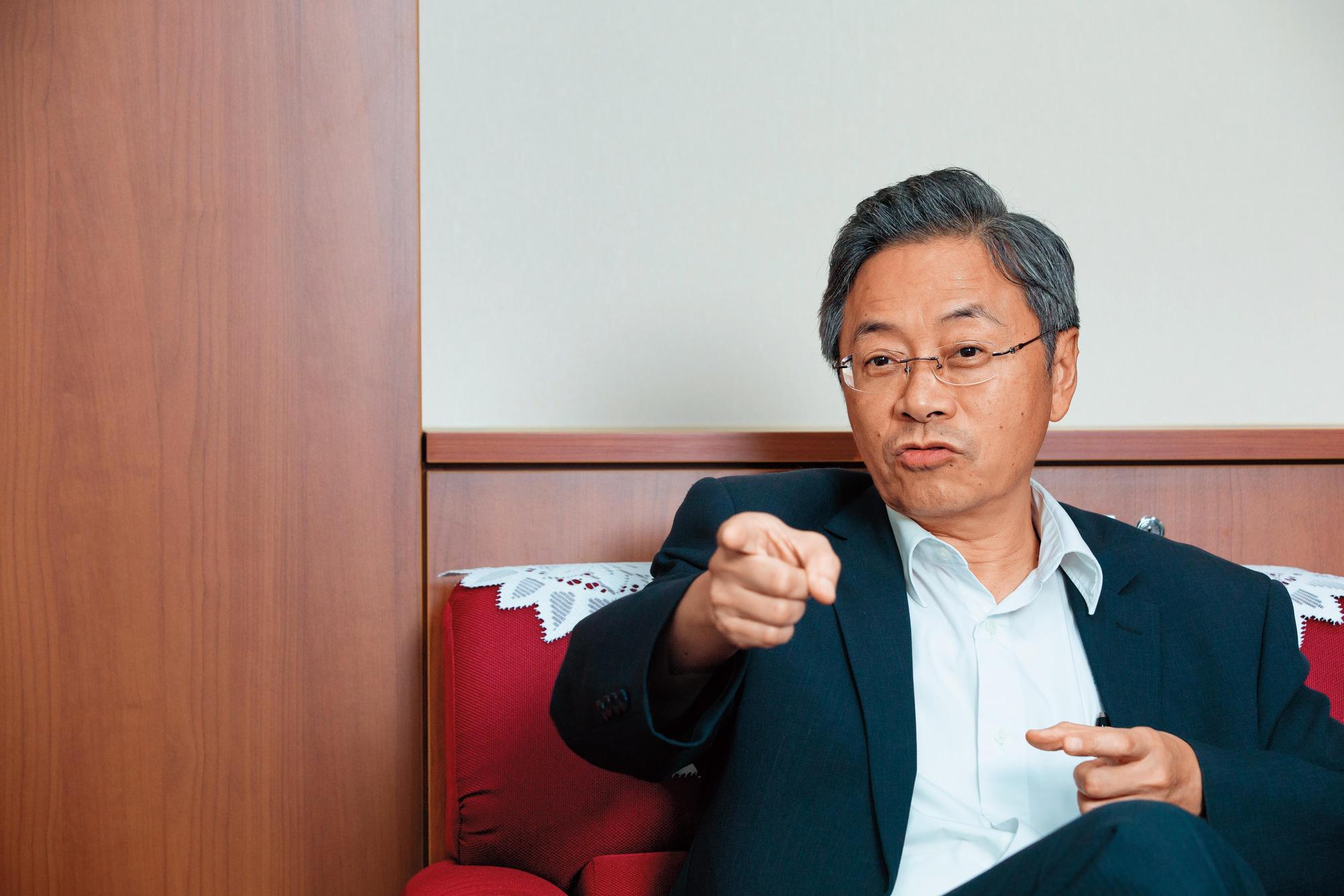 張善政臉書自己寫、自己回，親民作風頗受好評。
