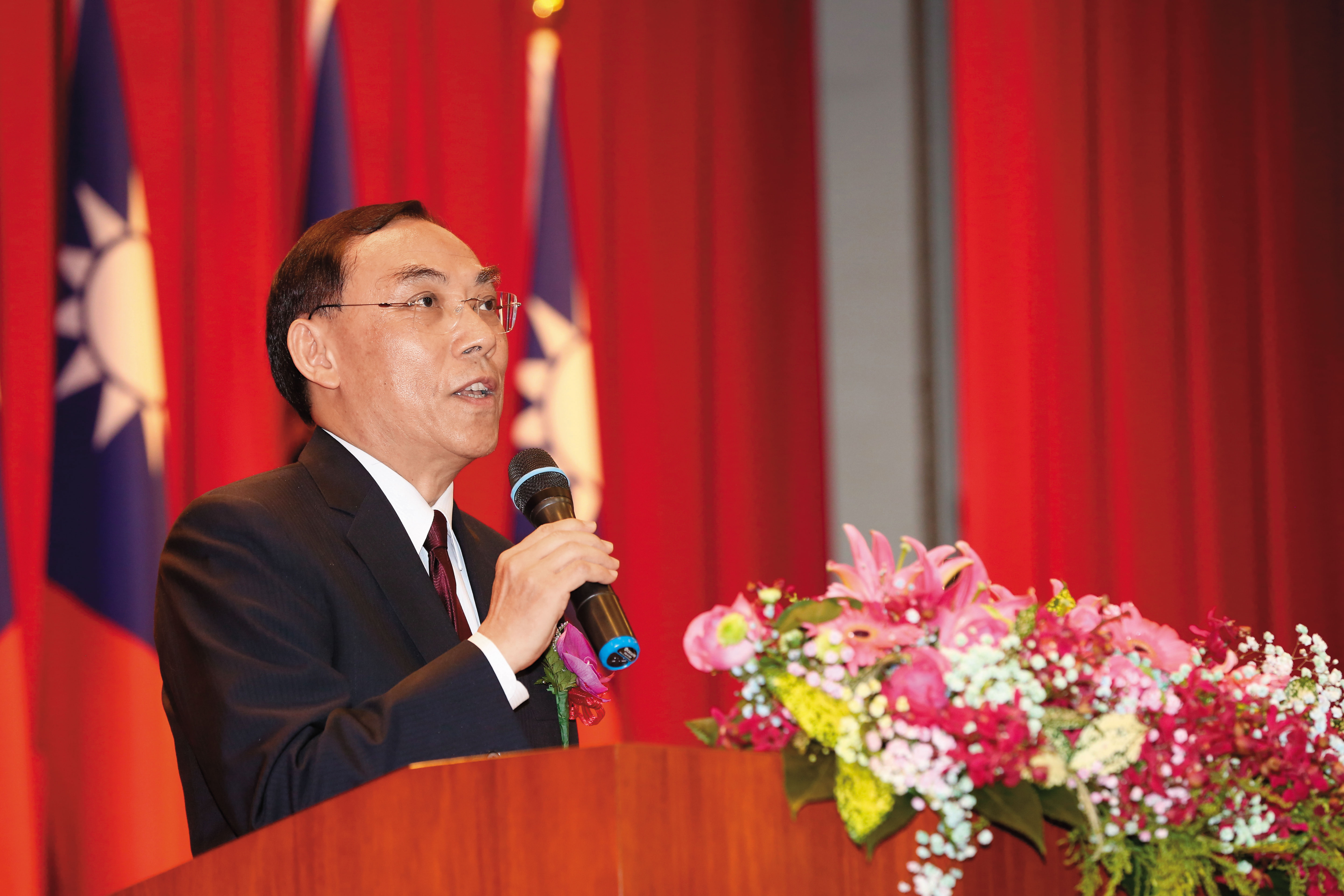 法務部長蔡清祥對於操守格外重視，日前透露有檢察官涉及不當男女關係辭去職務，引起基層議論。