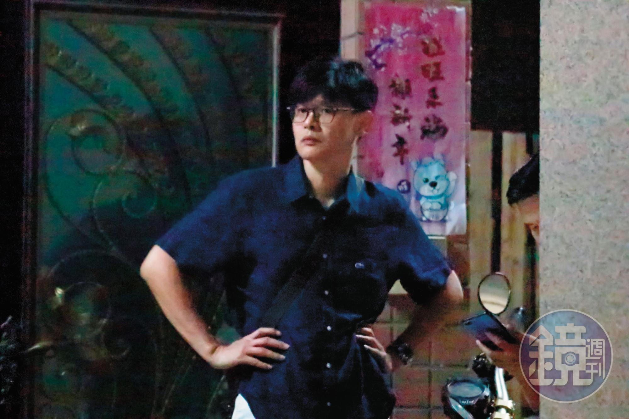 09/28 20:33，本刊直擊，曹合一深夜赴嘉義市農會總幹事黃騰輝住處。