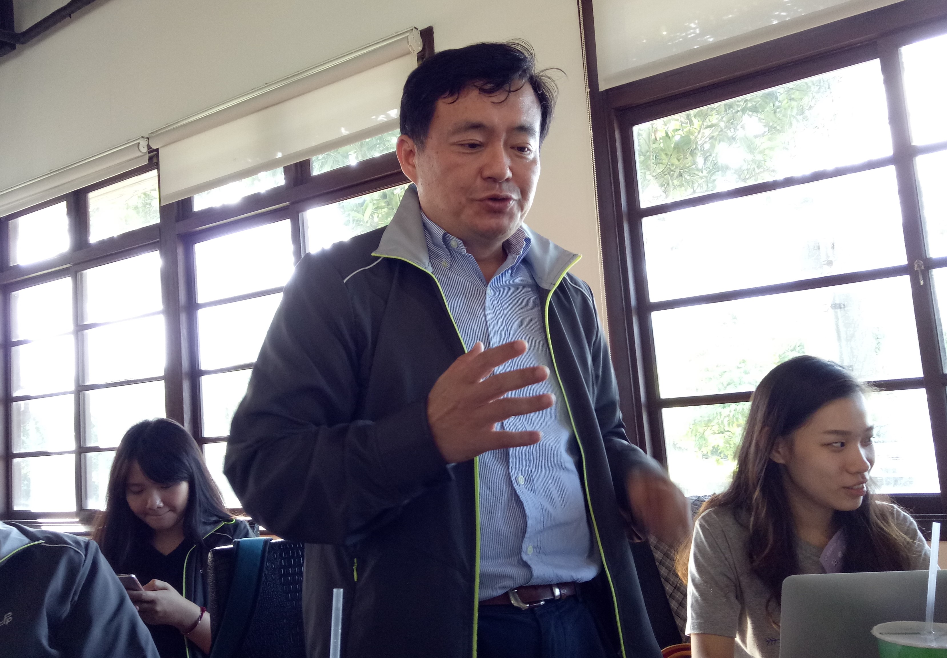 葛特曼來台開記者會一事，民進黨祕書長洪耀福特別澄清與民進黨無關。