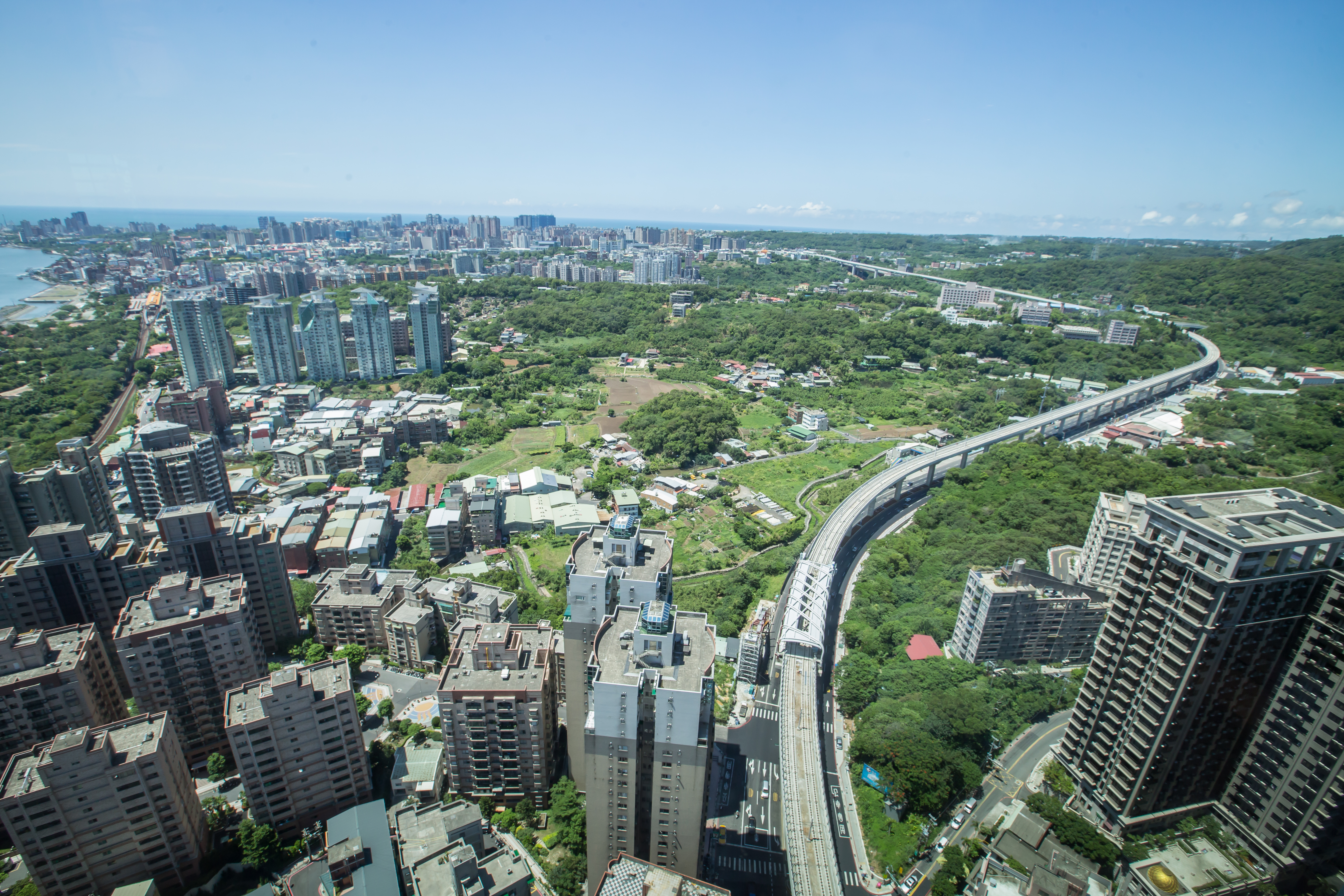淡海新市鎮堪稱大台北最親民的重劃區，適合願意等待市鎮交通發展的購屋者。