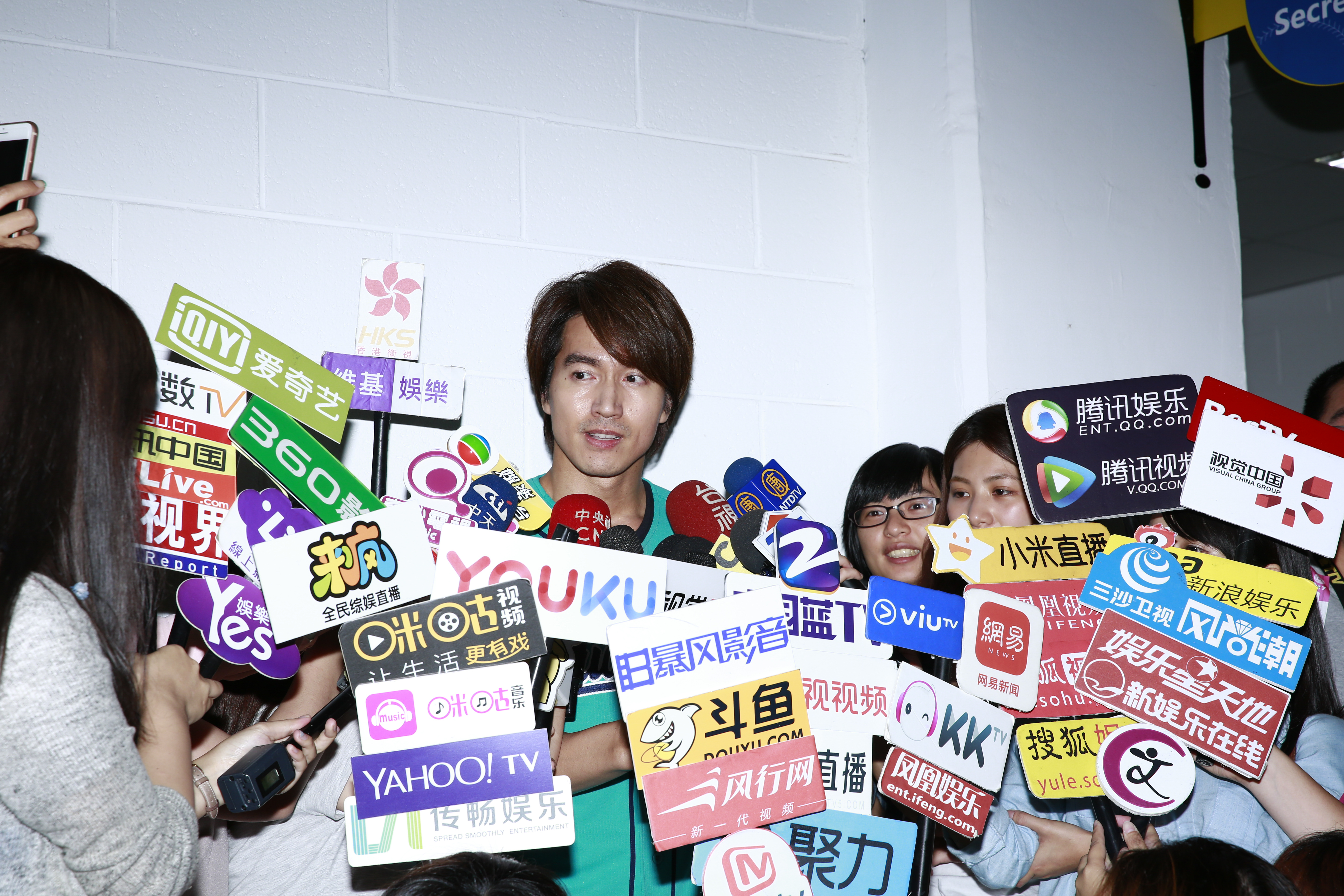 演藝工作繁忙的言承旭，經常不在家，近日卻傳出住處遭一名男子翻牆闖入。