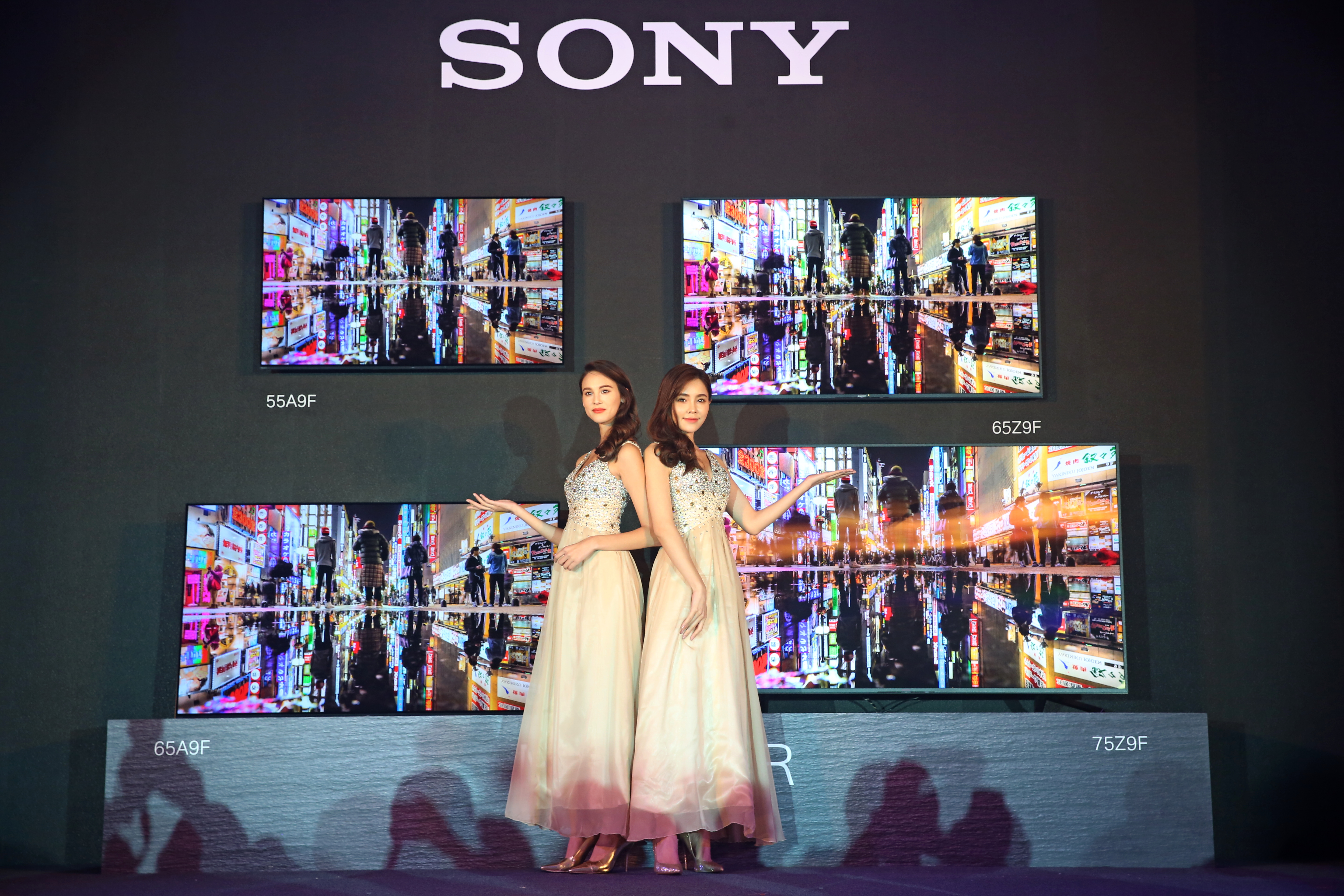 Sony電視業務自2004年起持續虧損，2017年因OLED電視銷售佳，成功轉虧為盈。