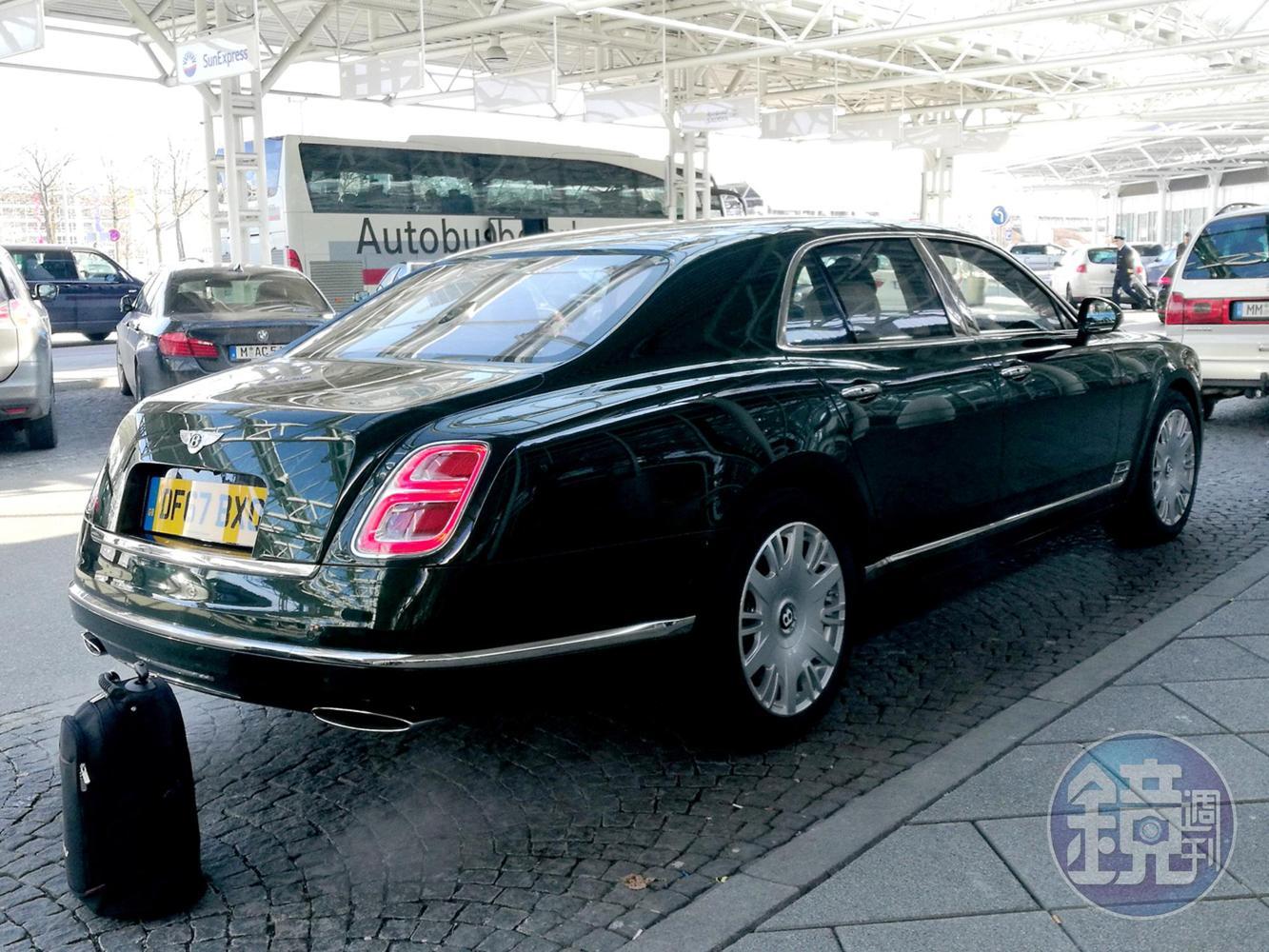抵達慕尼黑，機場門口停著黑色Mulsanne，這就是我的專屬計程車。參加Bentley國際試車，全程接觸到的這只有Bentley一種品牌，此乃Bentley強項，換作是Ferrari，被接機時只能搭乘Fiat。
