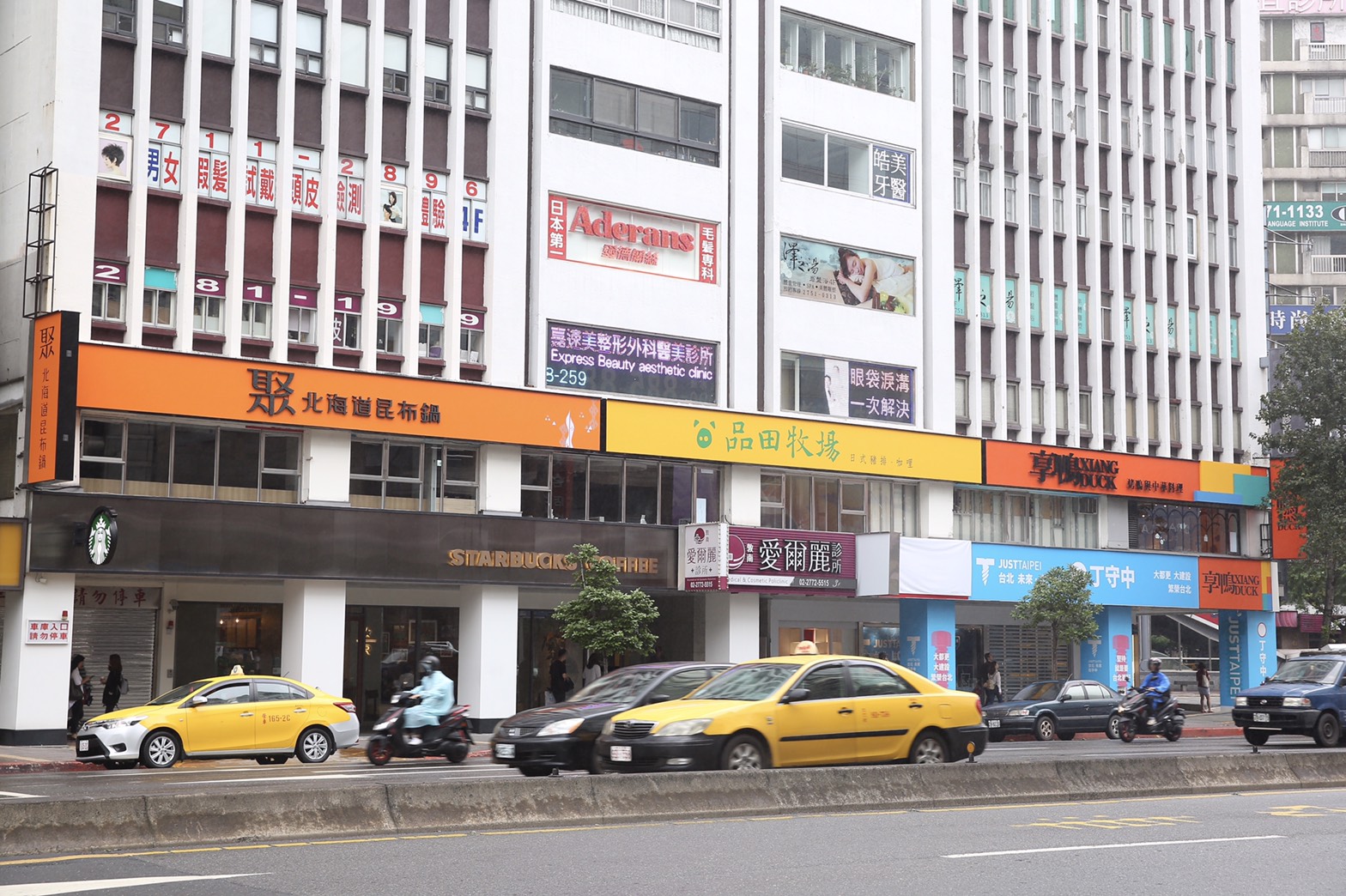 享鴨與品田牧場、聚共組Power Center複合式商店，形成一個美食聚落。 