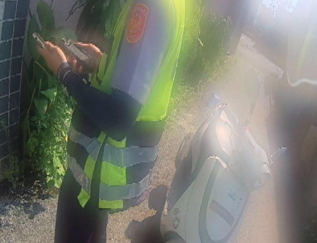 警方將林男解送到地檢署歸案。（翻攝畫面）