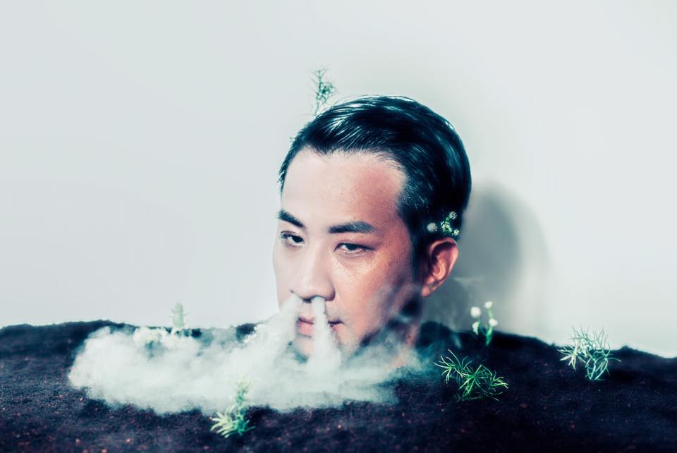 黃健瑋在舞台劇《神農氏》中演出一名內心戲很多的病患。(翻攝自國家兩廳院粉絲團)
