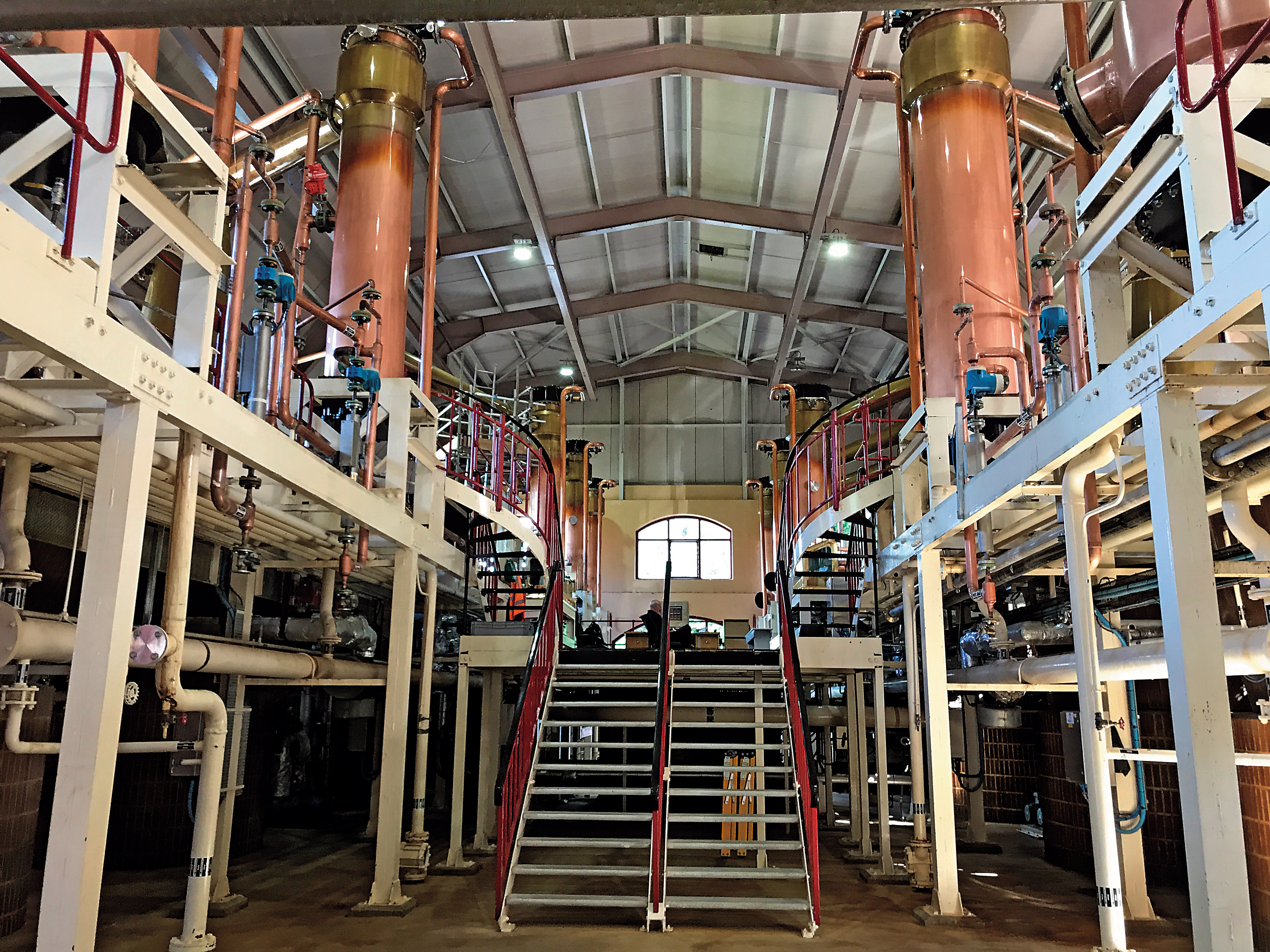 這回趁著參與麥卡倫新酒廠的開幕活動，順道參訪愛丁頓集團旗下、位於路思小鎮的格蘭路思酒廠，令人耳目一新。