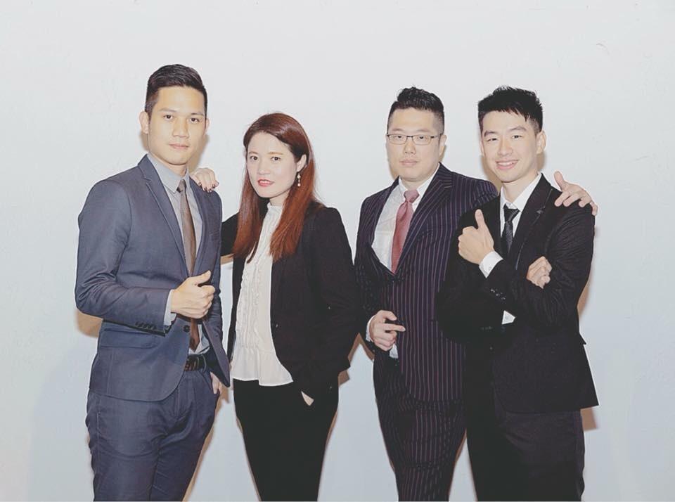 尋求連任的台北市長柯文哲，日前海選了2名8年級發言人楊笙（左一）、蔡峻維（右一），未料名單才公布不久，楊笙因公立醫院醫師身分，無法就任，已轉為服務性質的志工，讓柯辦「發言人戰隊」損失1名戰力。（翻攝自林筱淇臉書）