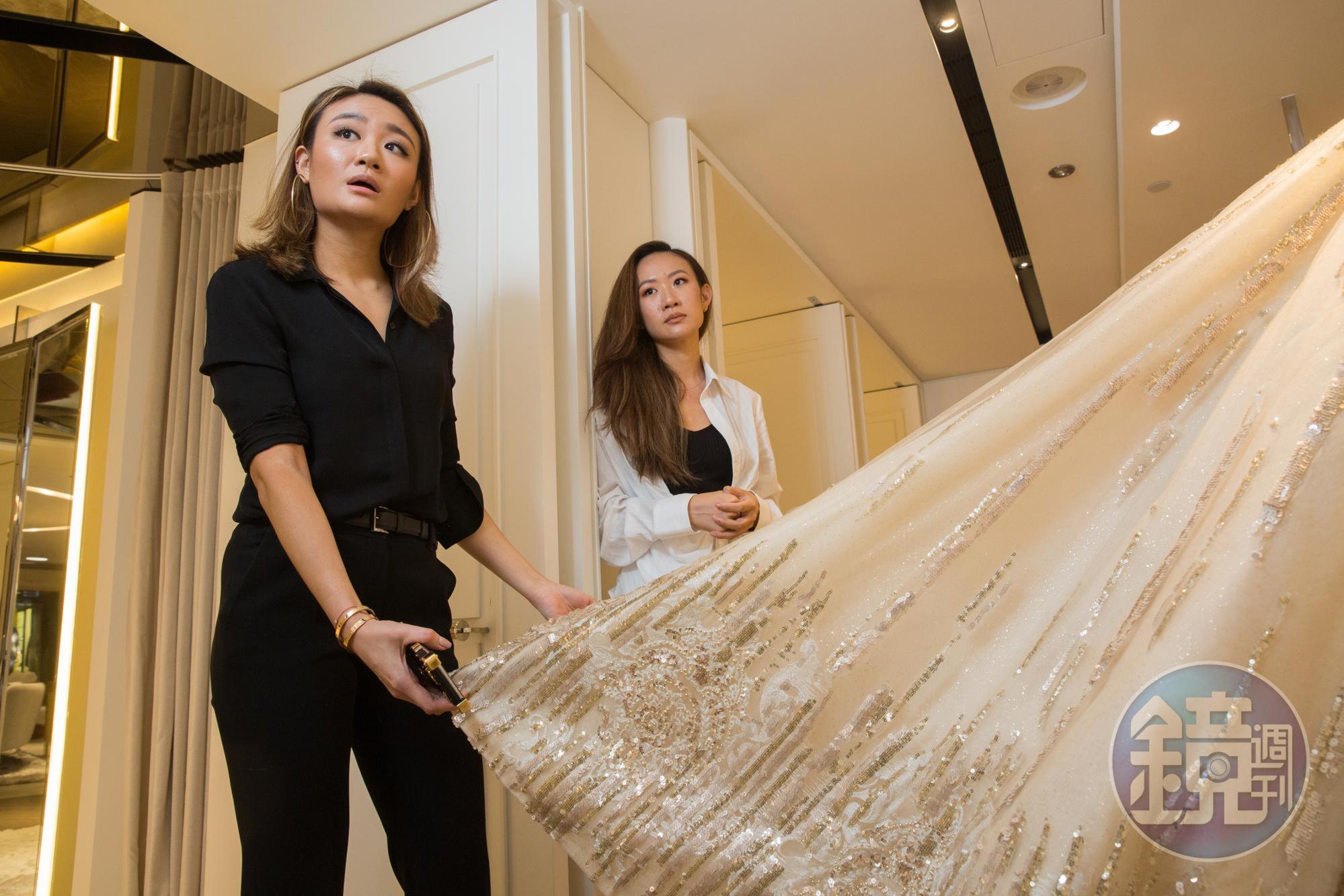 張方綺（左）與姐姐張方瑜（右）自信介紹，Nicole+Felicia擅長以高級面料與精緻珠工等手法為禮服注入輪廓。