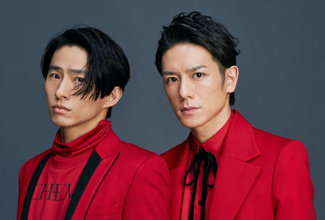 今年4月時瀧澤秀明(右)與V6三宅健宣布組成新團體「KEN☆Tackey」(翻攝自KEN☆Tackey官網)