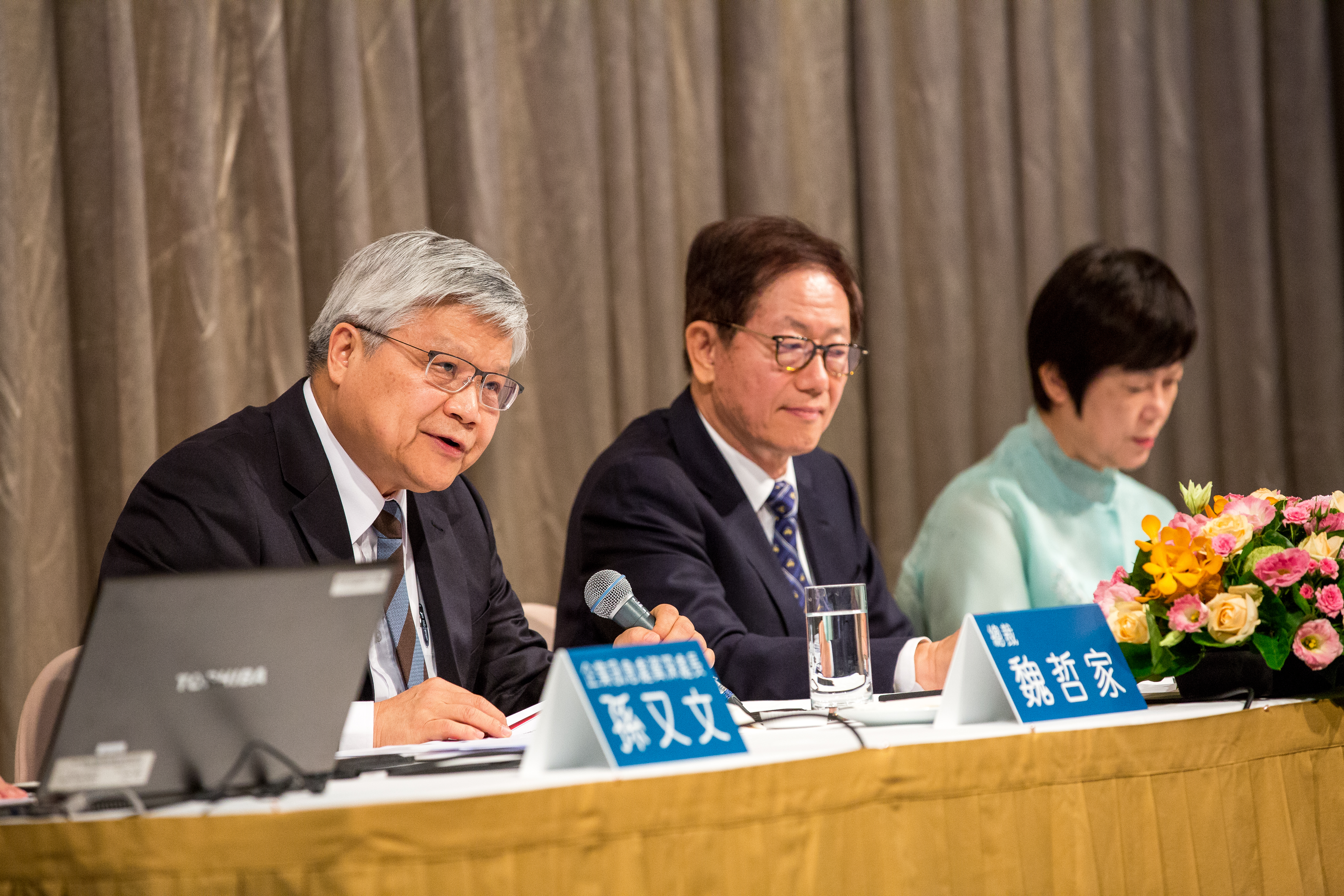 隨著大立光、台積電等重量級法說會登場，將是觀察台股走勢和景氣風向球的重要指標。