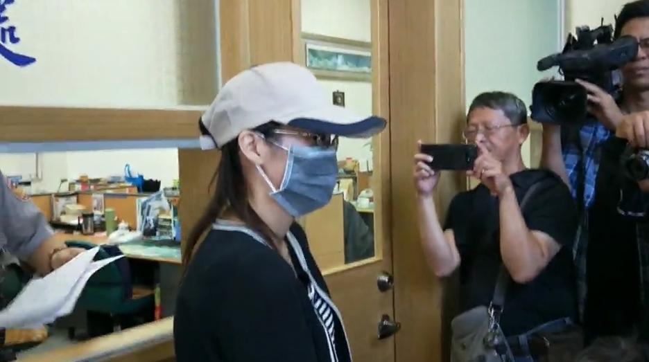 林姓體循師妻子籌到150萬到法院幫老公交保。
