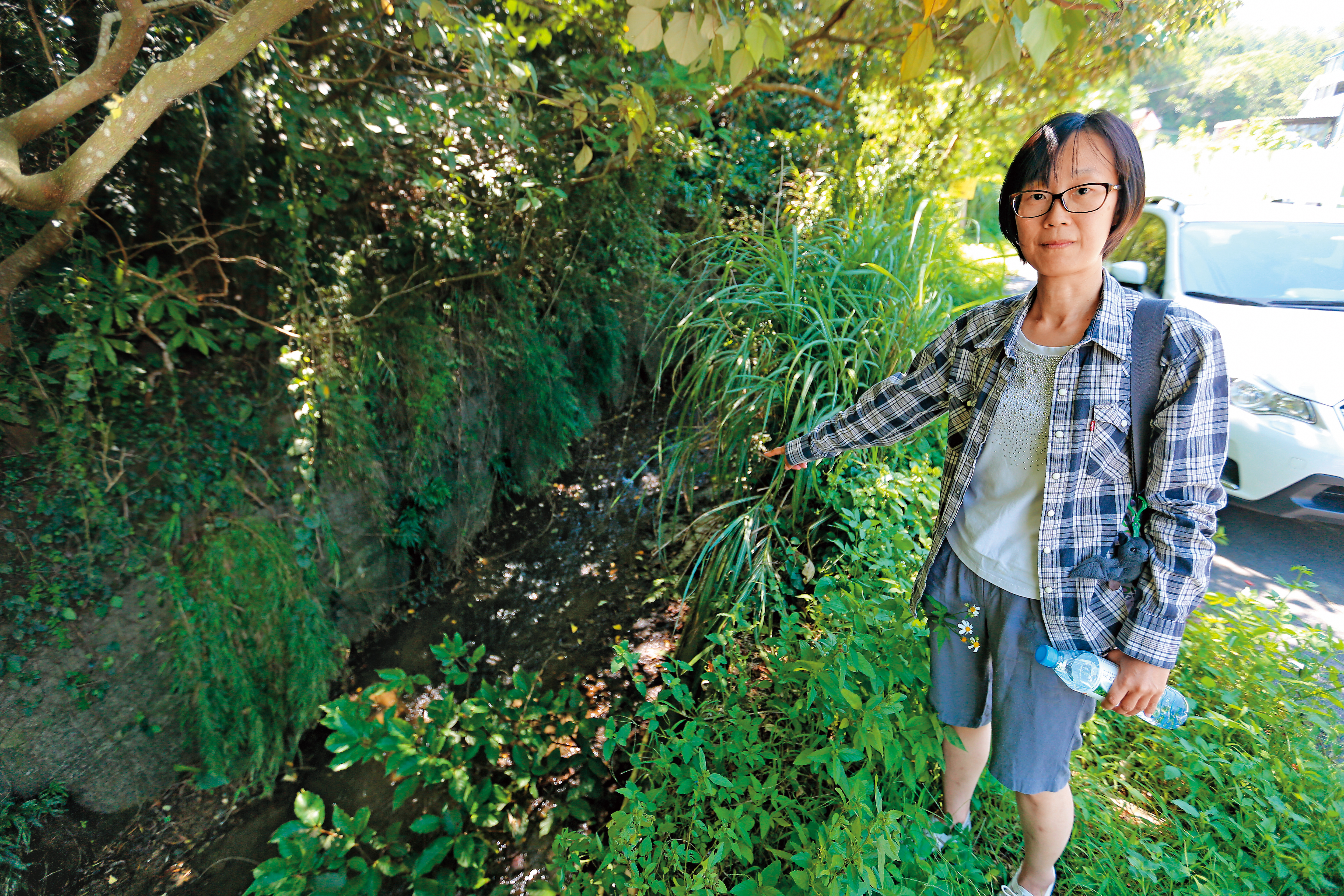 陳翠琴指出，竹東垃圾掩埋場留下的垃圾水，在這裡匯流到頭前溪。