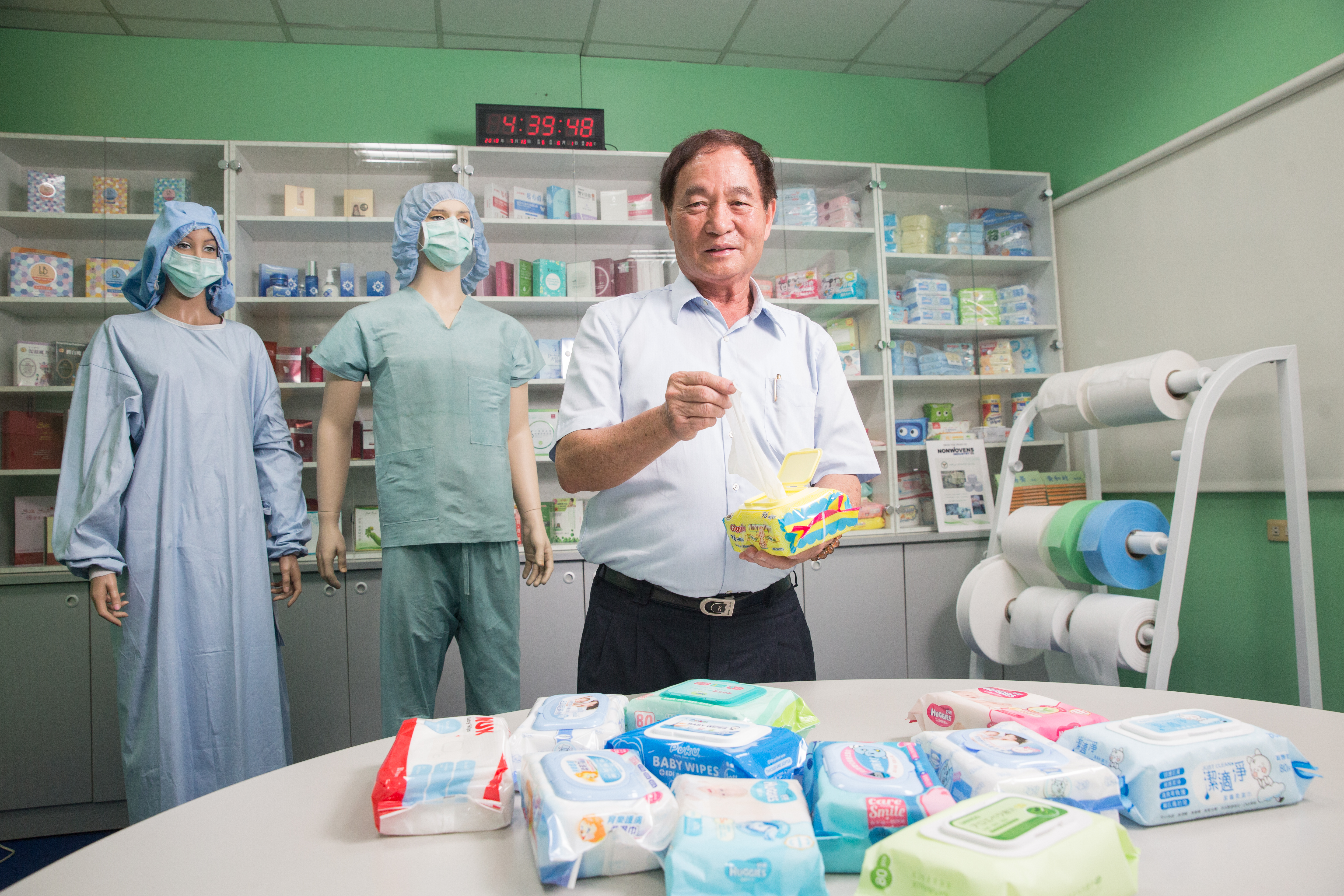 黃清山創立的南六企業，現為亞洲第二大不織布供應商。