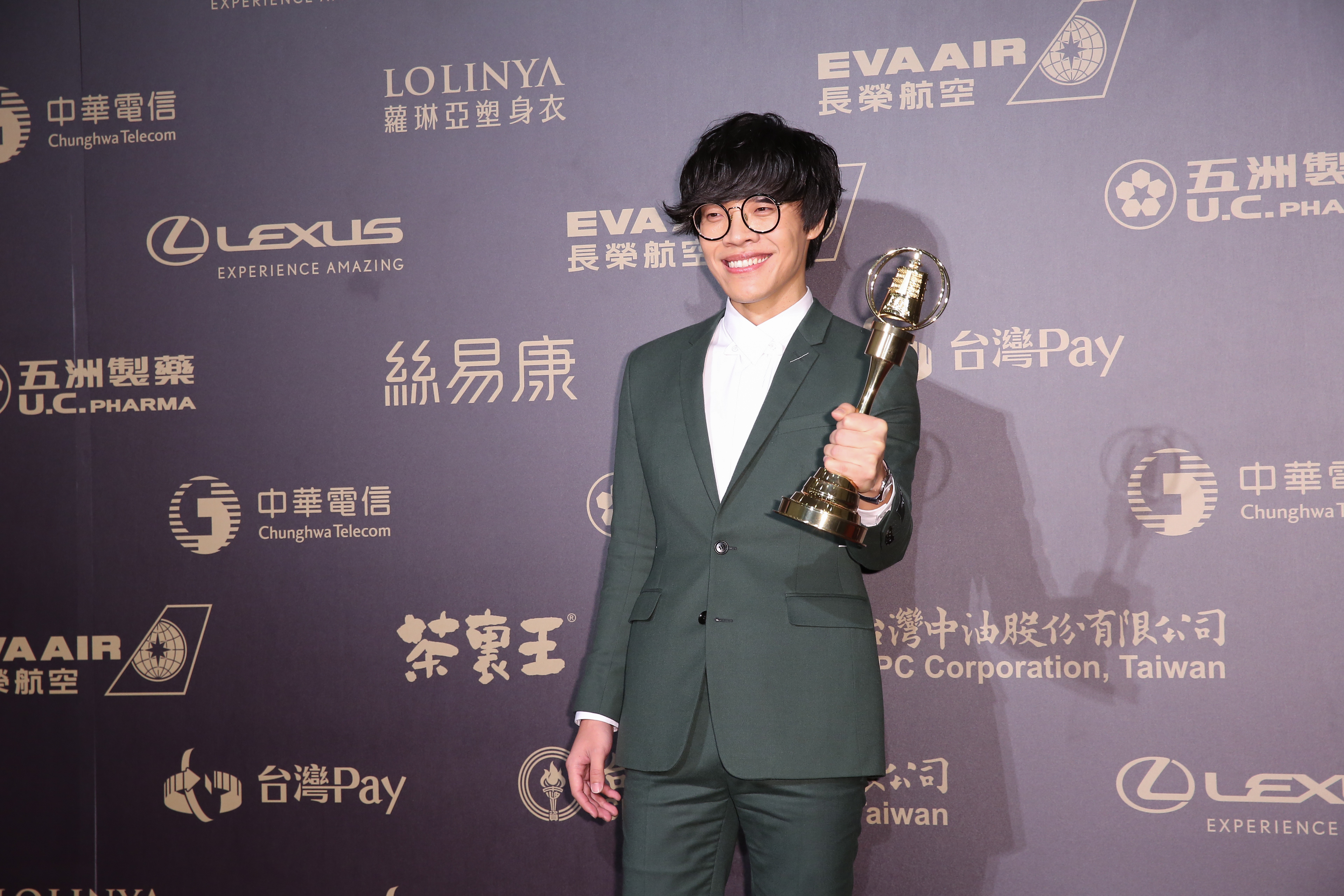 新進演員獎由主演《植劇場-花甲男孩轉大人》的盧廣仲獲得。