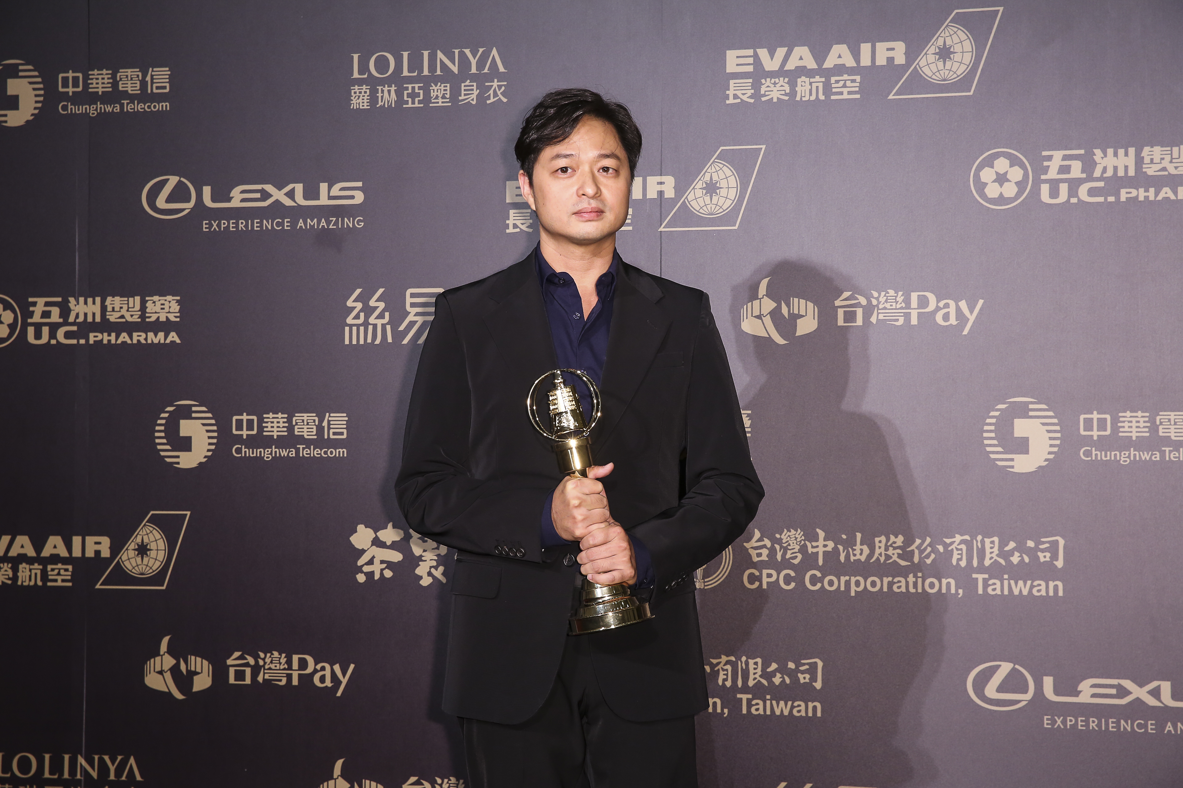 一次獲雙獎的鄭有傑，認為要一直堅持才有希望。