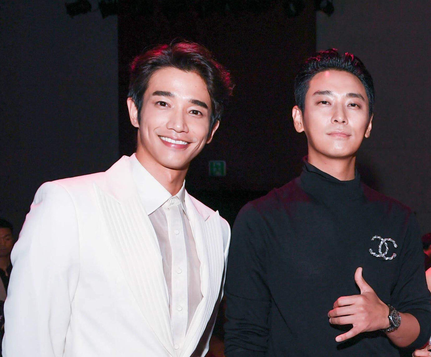 劉以豪在典禮上碰到《與神同行》中的「解怨脈」朱智勳。（伊林娛樂提供）