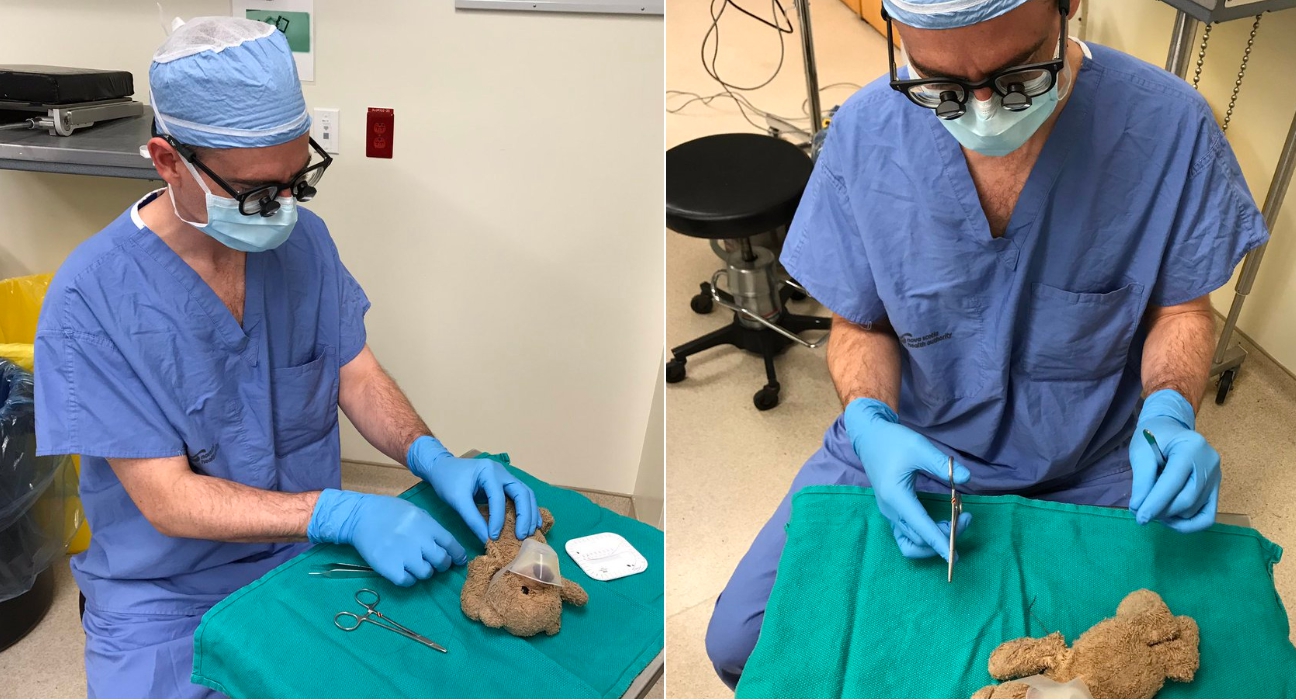 醫生為病童的泰迪熊戴上「氧氣罩」做手臂縫合手術。（翻攝自推特@pdmcneely）