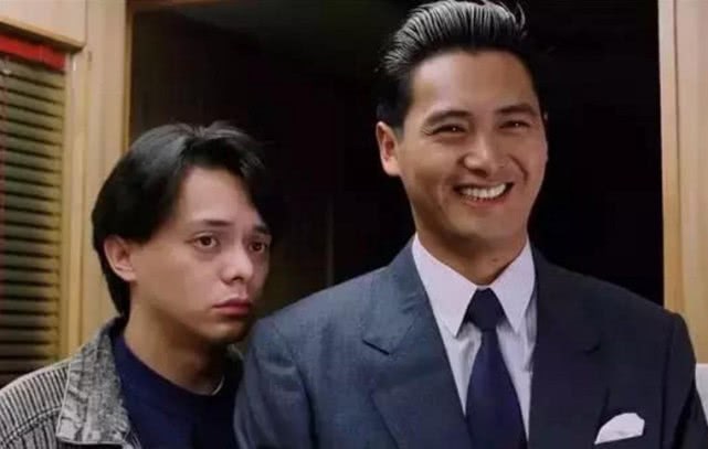 以往黃斌常演男主角身旁的小弟，台灣觀眾最熟悉的應該就是《賭神》裡的「烏鴉」。（翻攝自微博）
