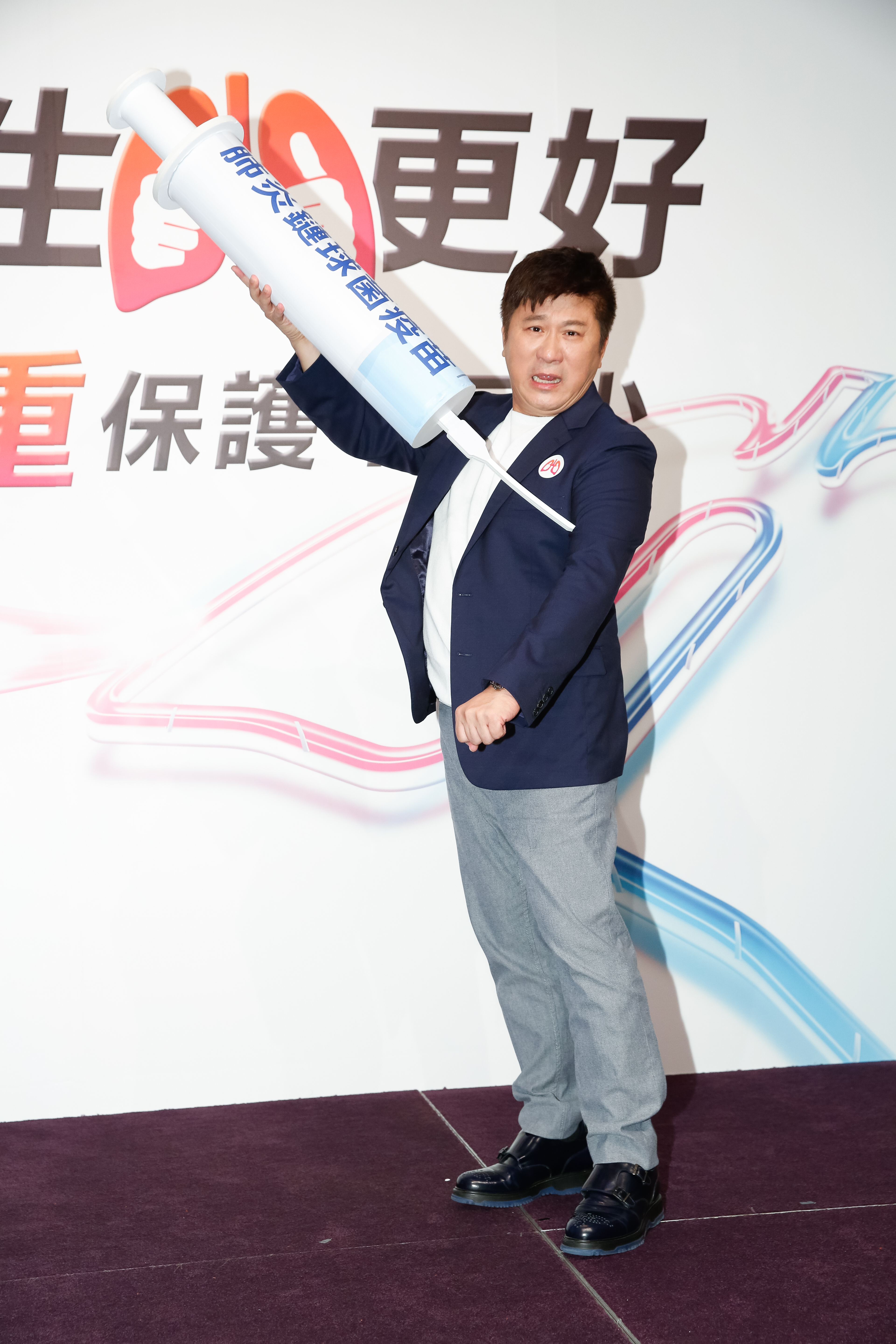 胡瓜今天出席衛教記者會，透露自己曾經感染肺炎，一度咳出血絲。
