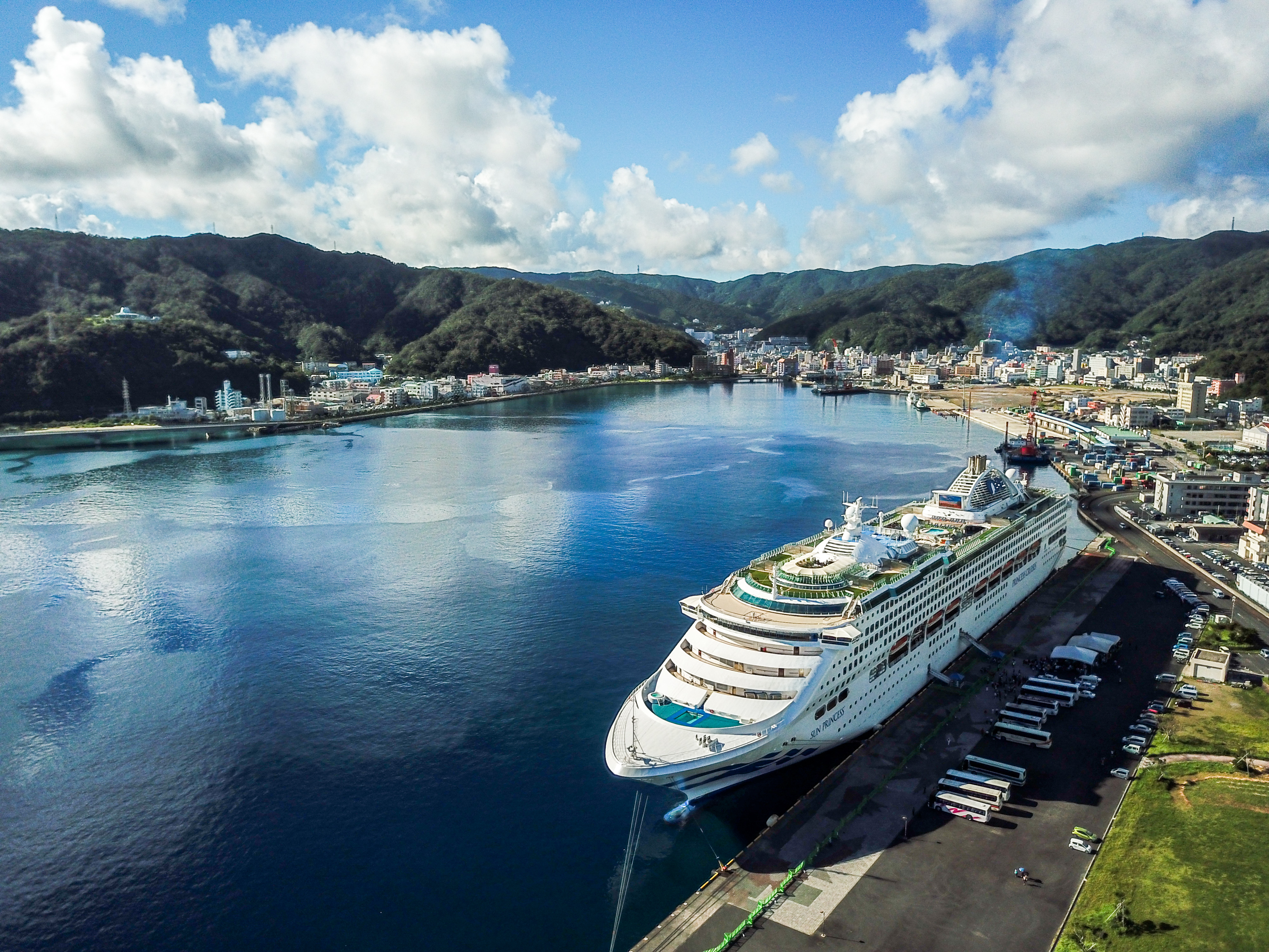 只要花點腦筋多研究遊輪艙房位置的選擇，不需要花任何一毛錢，就可升級旅程享受。