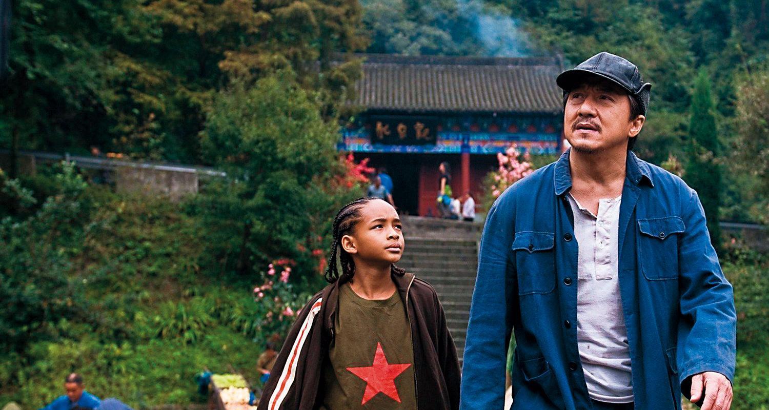 《功夫夢》是中美合資,2010年推出後在美國反應奇佳,但在中國卻是成龍(右)票房最差的作品。因為劇情牽涉霸凌,片中華人角色除成龍外幾乎都是壞人,觀眾不買帳。左為傑登史密斯。(東方IC)