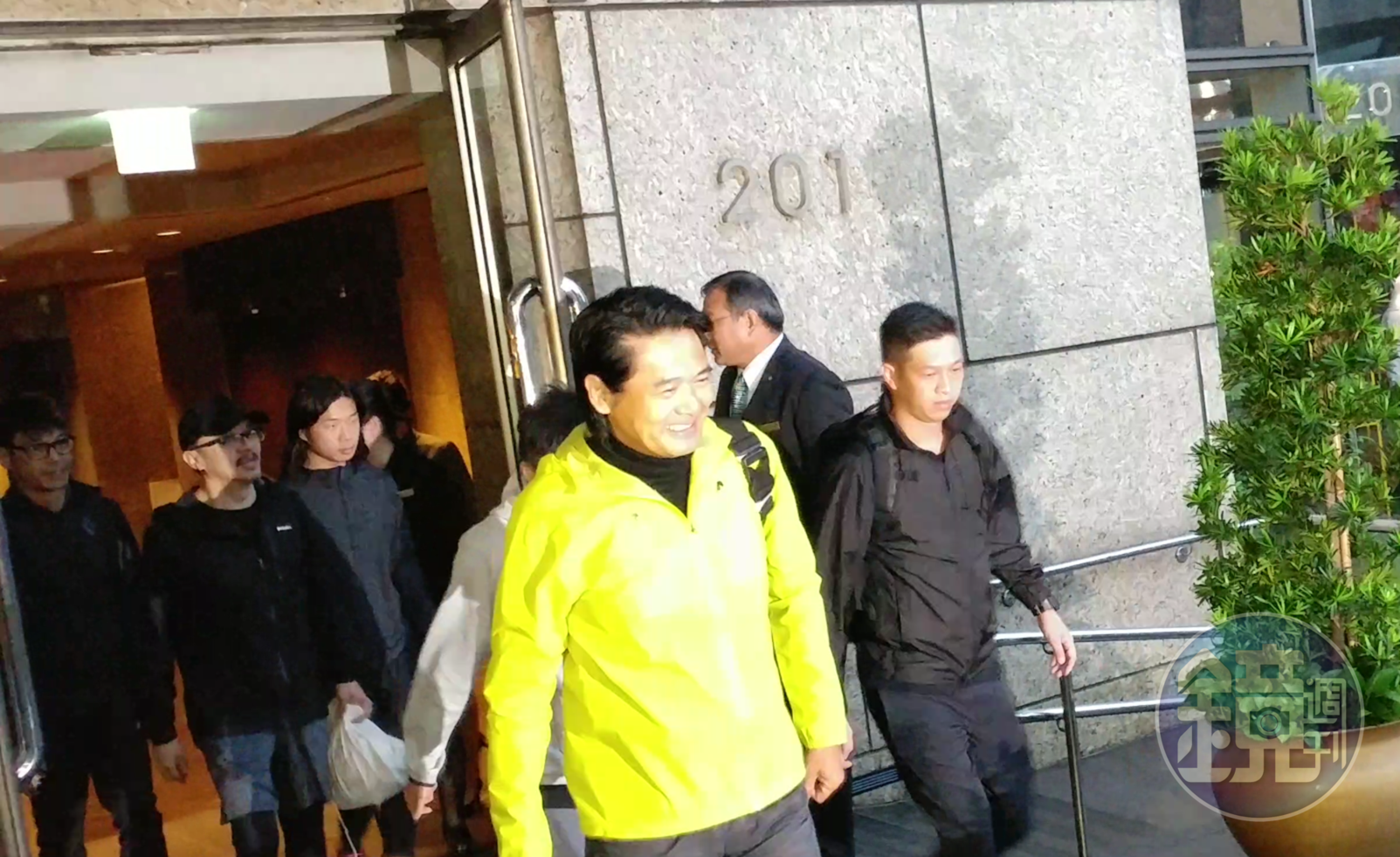 周潤發今(9)日依舊不放棄運動,在大批媒體簇擁下再度前往陽明山晨跑。