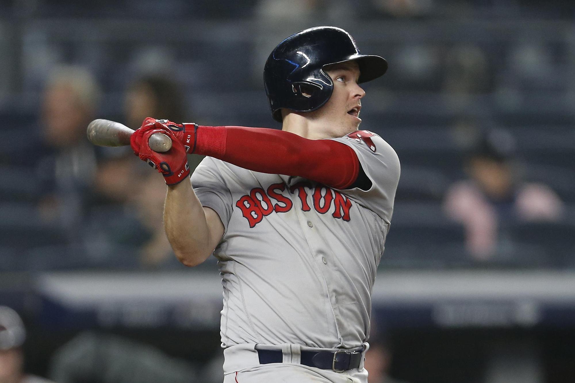 霍特(Brock Holt)繳出完全打擊戰績,成為MLB百年史上首位在季後賽完成此紀錄的選手。(東方IC)