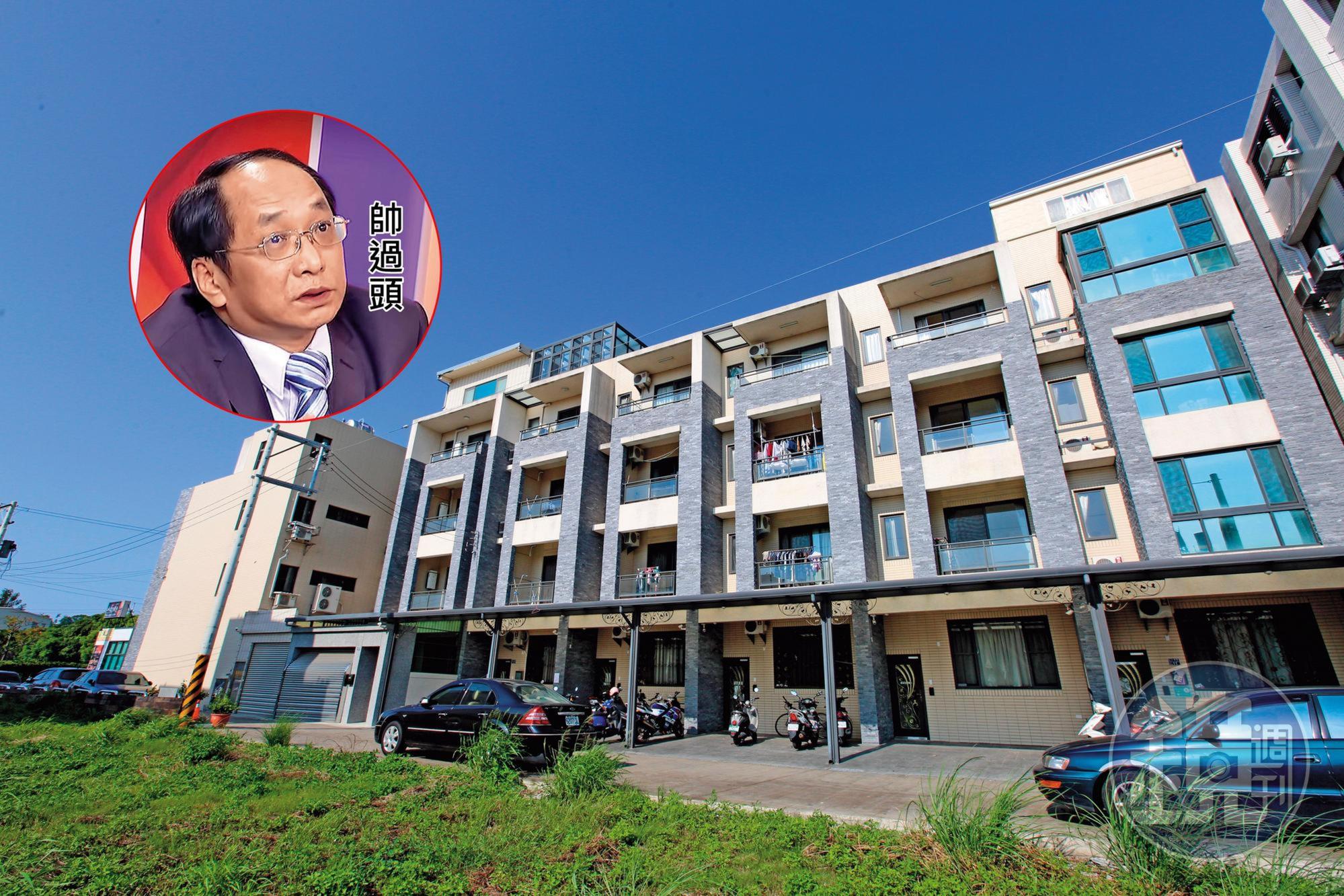 帥過頭組團喊進的「真程典藏」建案位於苗栗竹南,4年前1戶開價1,400多萬元,如今行情不到900萬元。