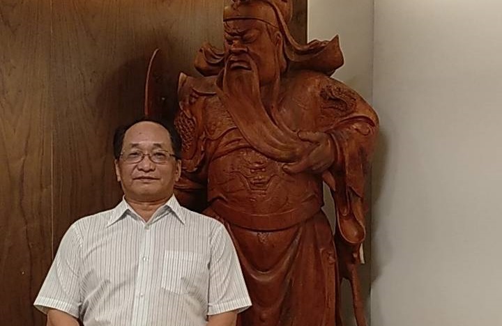 炒房大戶「帥過頭」黃家進，靠著三寸不爛之舌，吸引許多投資人跟著他組團炒房。（翻攝自帥過頭臉書）