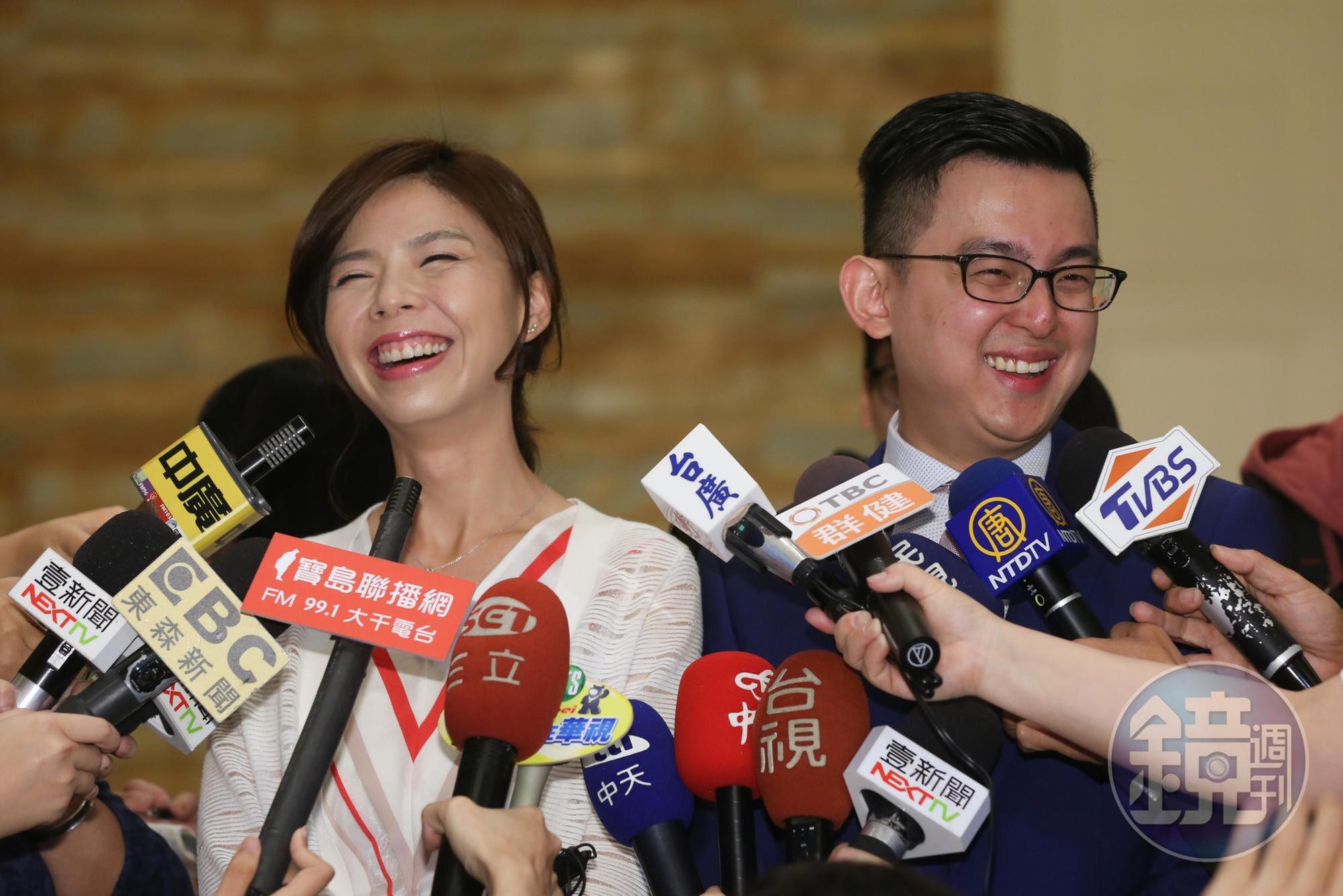 時代力量立委洪慈庸與台中市新聞局長卓冠廷去年完婚，昨宣布預計明年春天寶寶就會誕生。