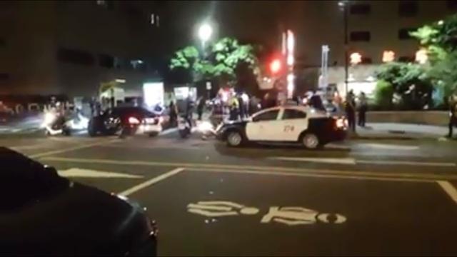板橋亞東醫院凌晨發生鬥毆事件。（翻攝畫面）