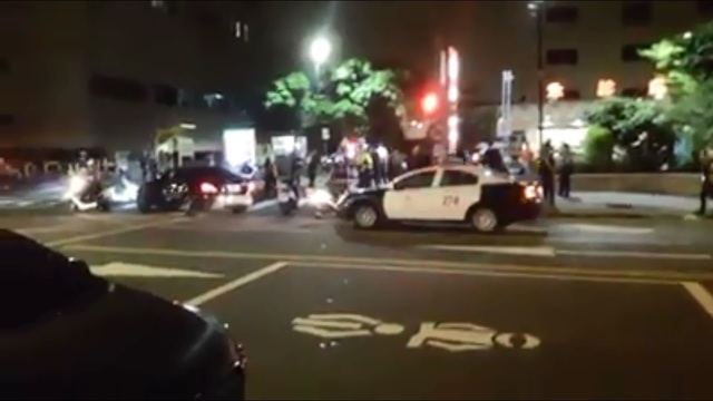 板橋亞東醫院凌晨發生鬥毆事件。（翻攝畫面）