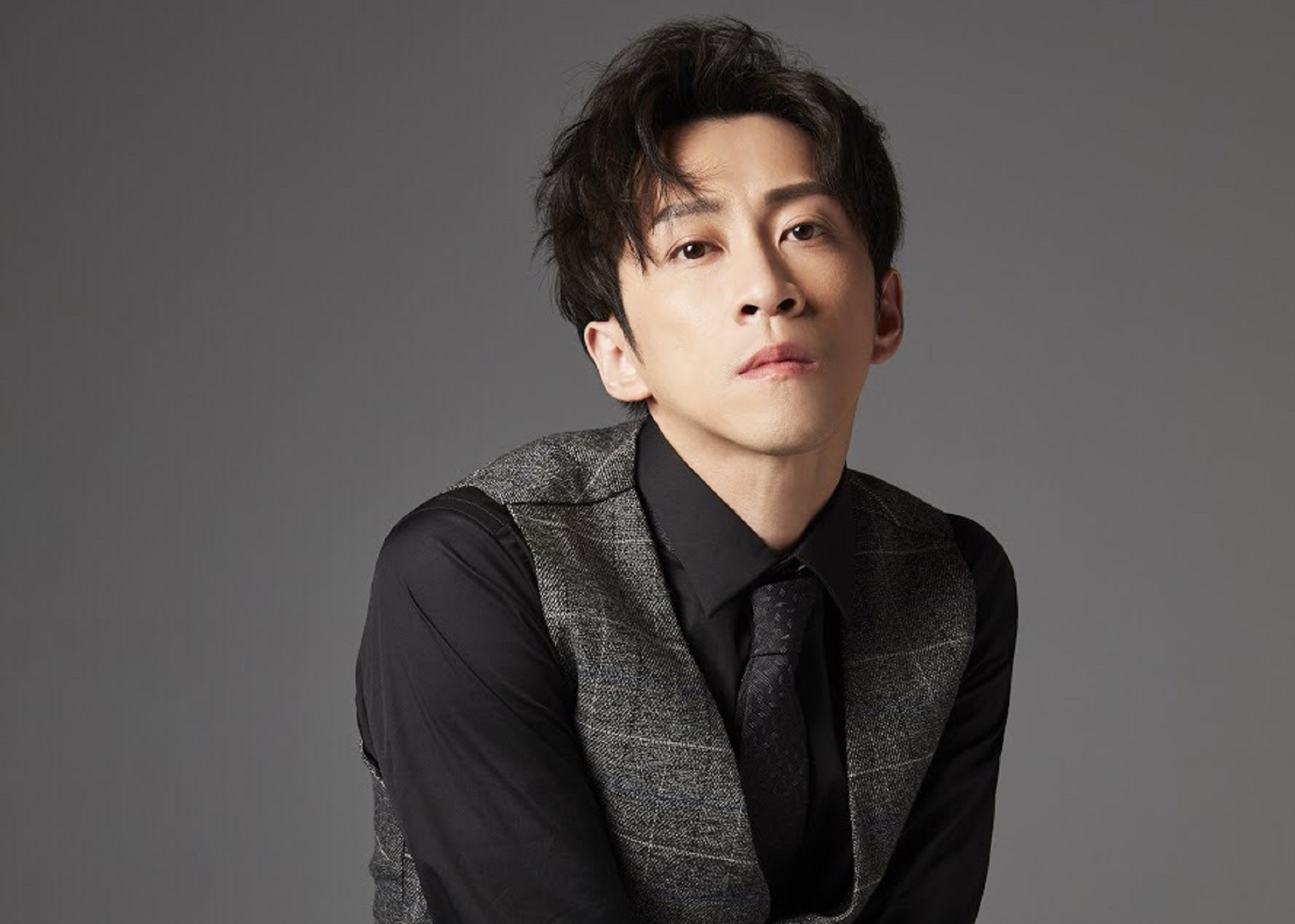 陳漢典砸500萬圓唱跳歌手夢，把節目上的口頭禪「先不要」當成主打歌名。（有聲娛樂提供）