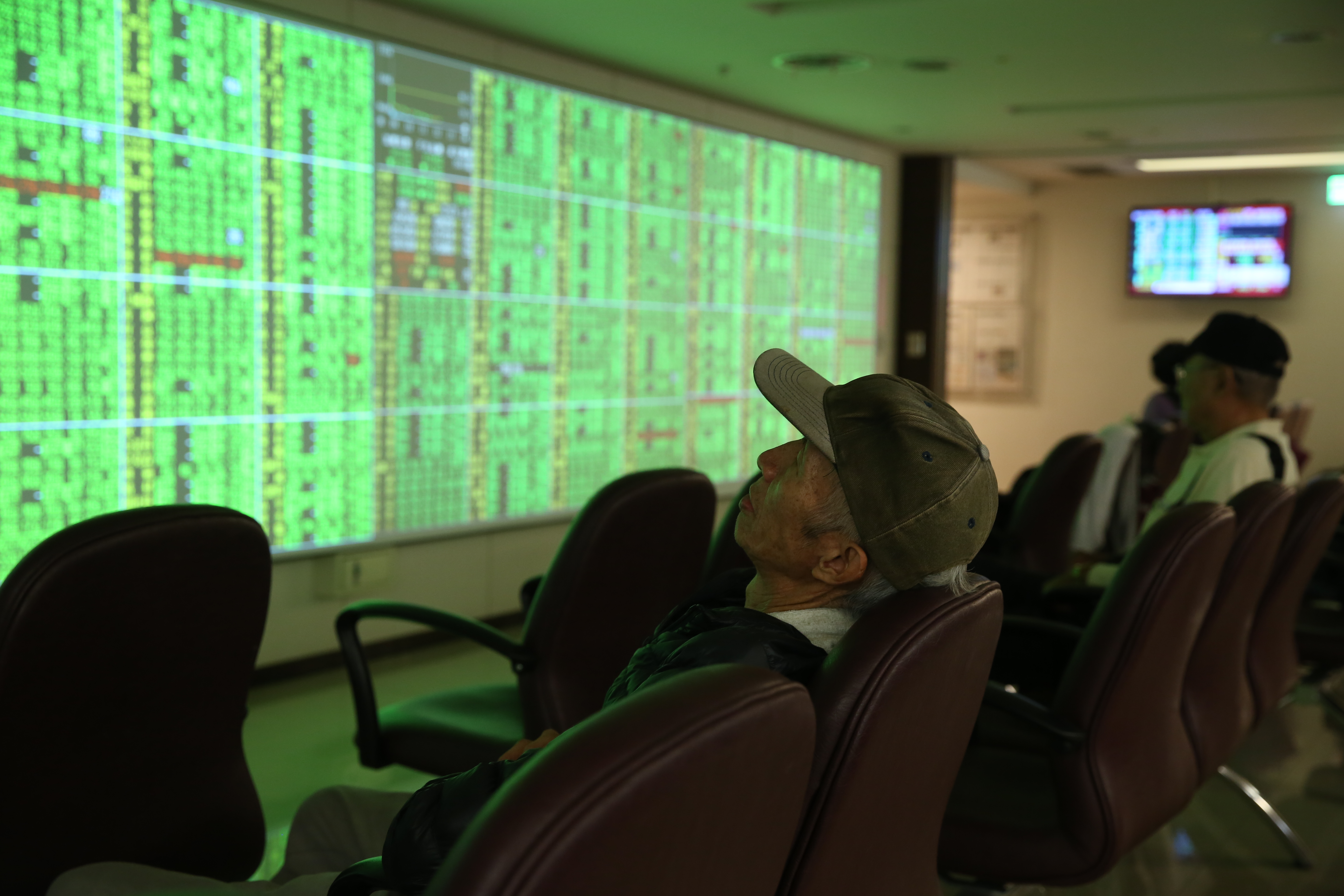 台股受美股暴跌影響，11日指數重挫、盤面綠油油。