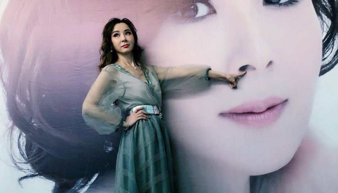 蕭薔樂做公益，人美心也美。（願有情提供）